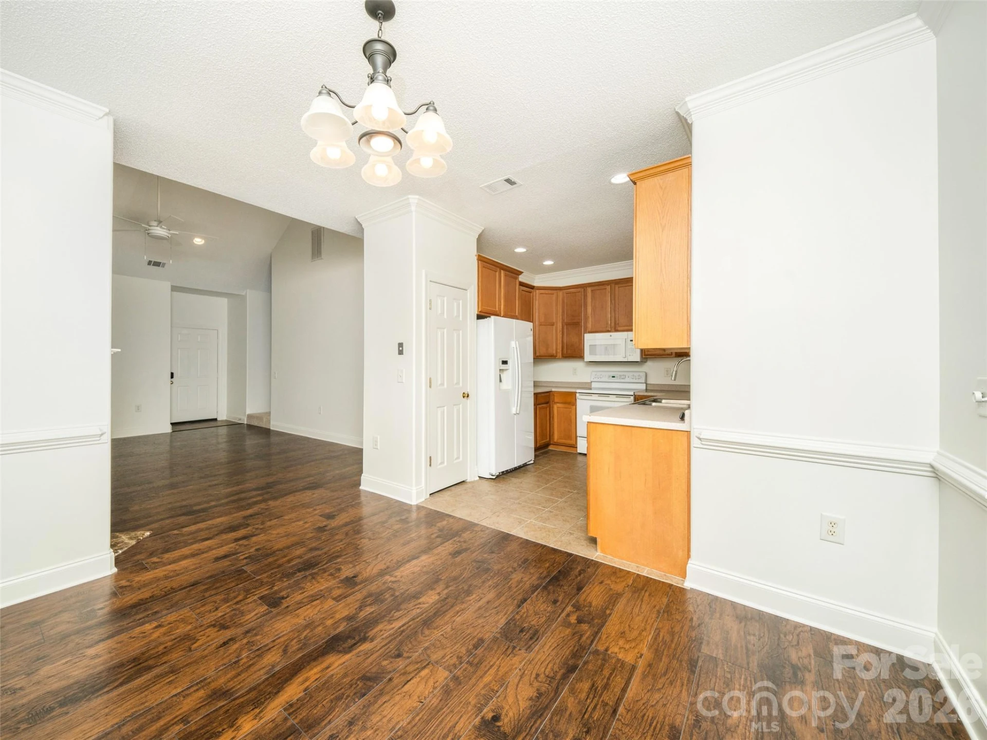 876 Pointe Drive - Photo 6