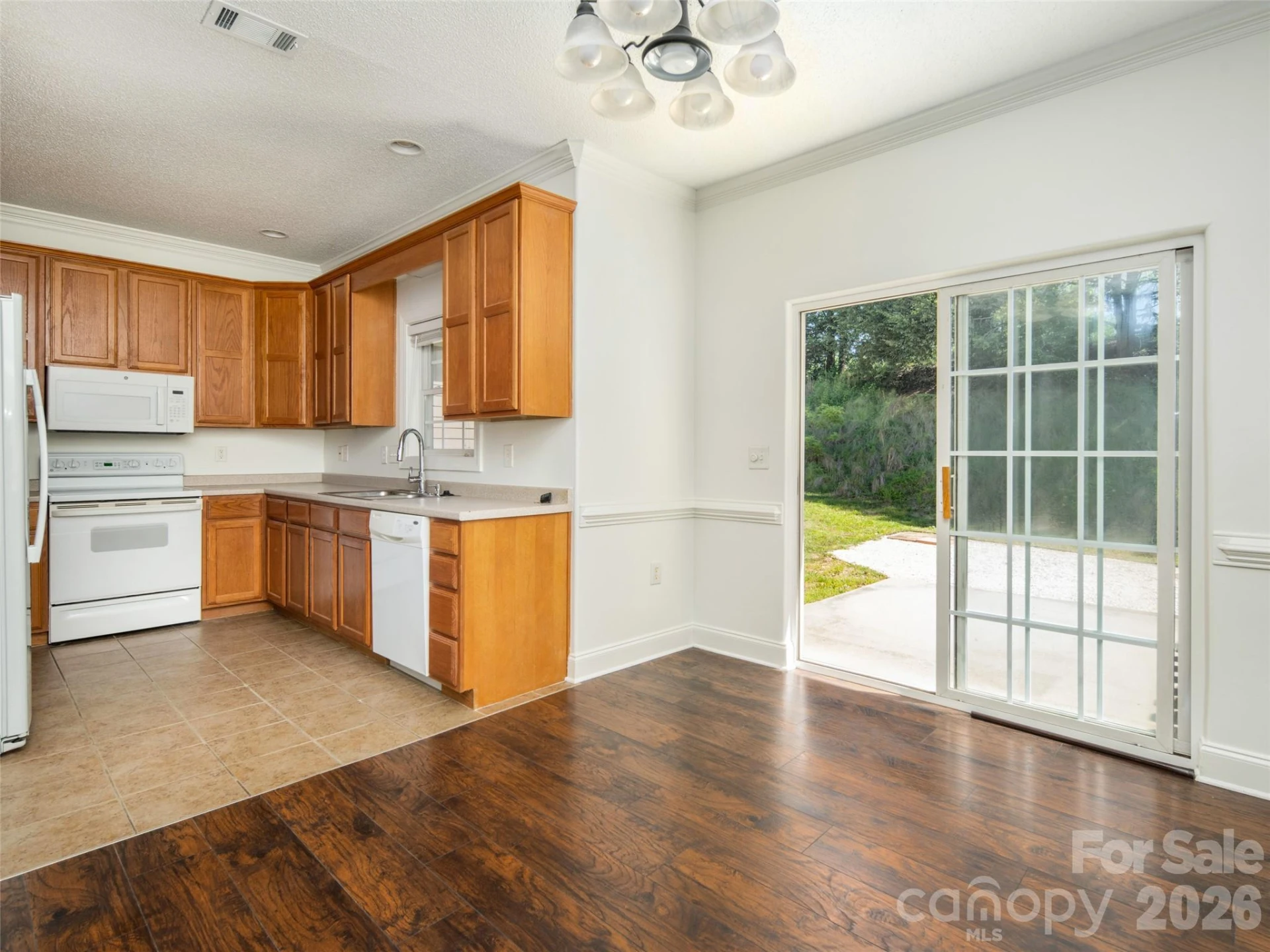 876 Pointe Drive - Photo 7