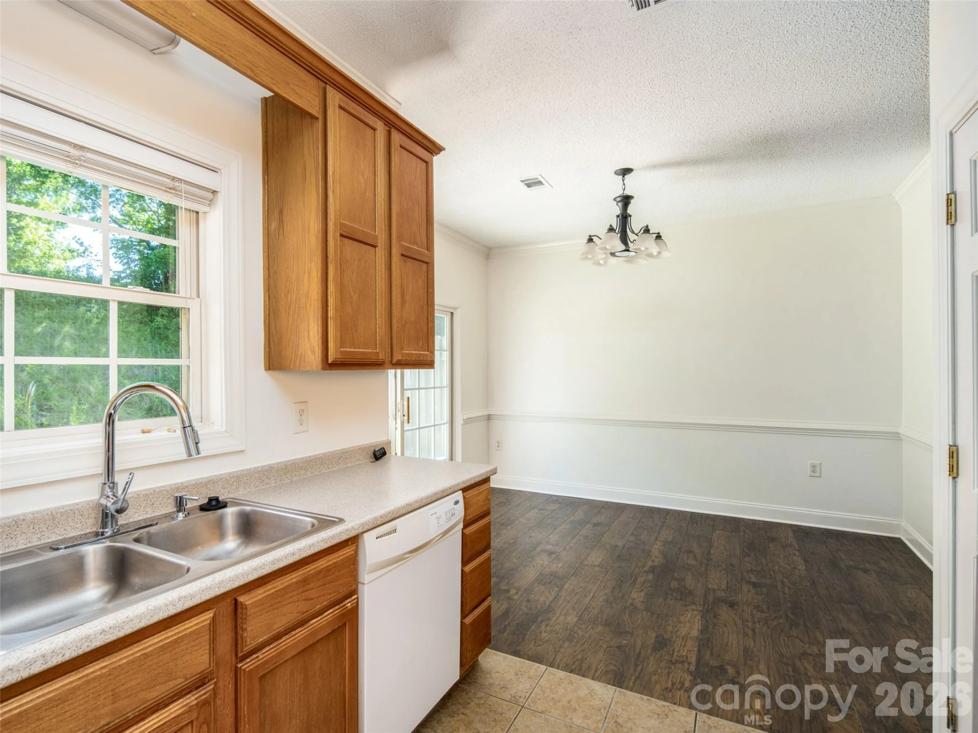 876 Pointe Drive - Photo 8