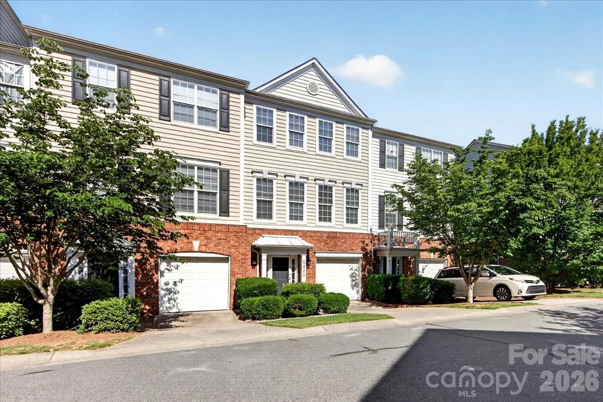 5426 Dockery Drive - Photo 2