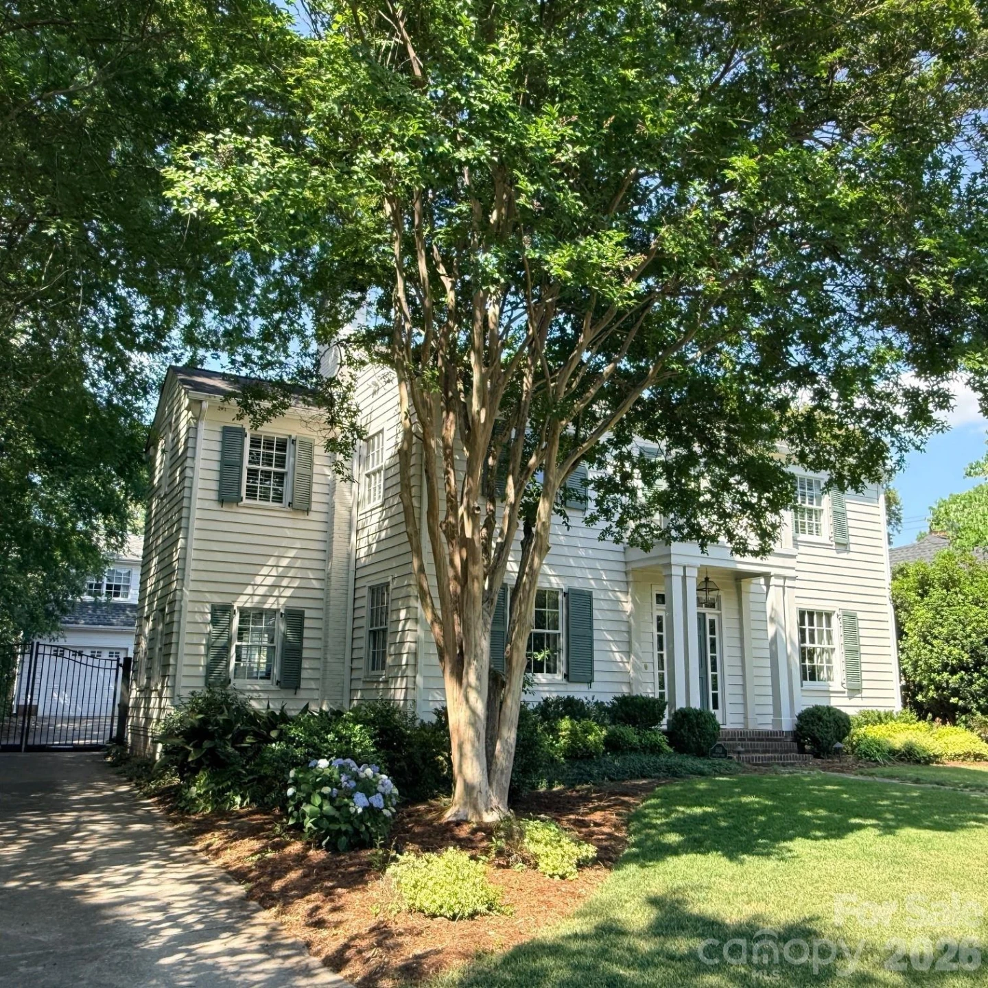 1951 Sterling Road - Photo 2