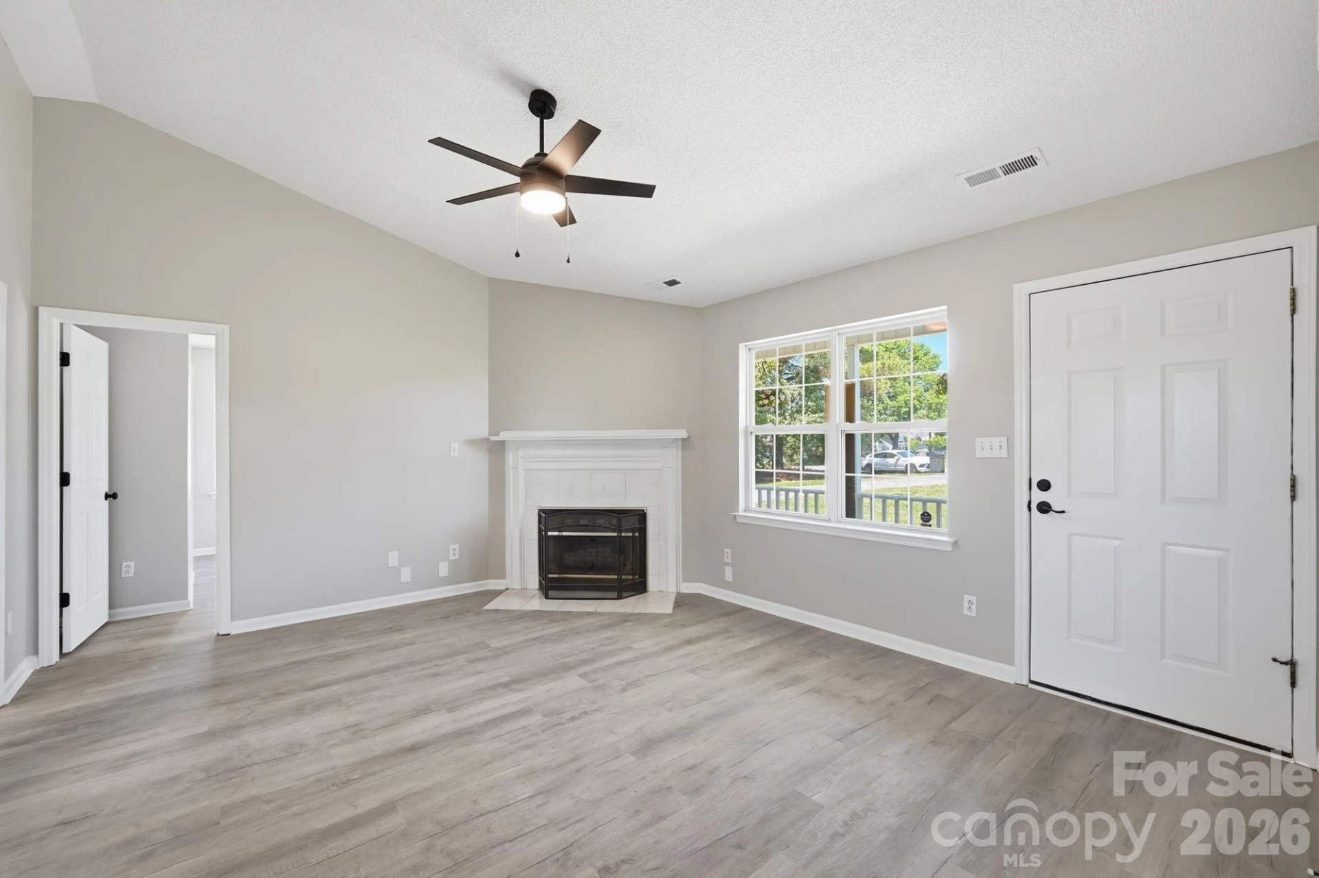 5011 Willow Run Drive - Photo 5
