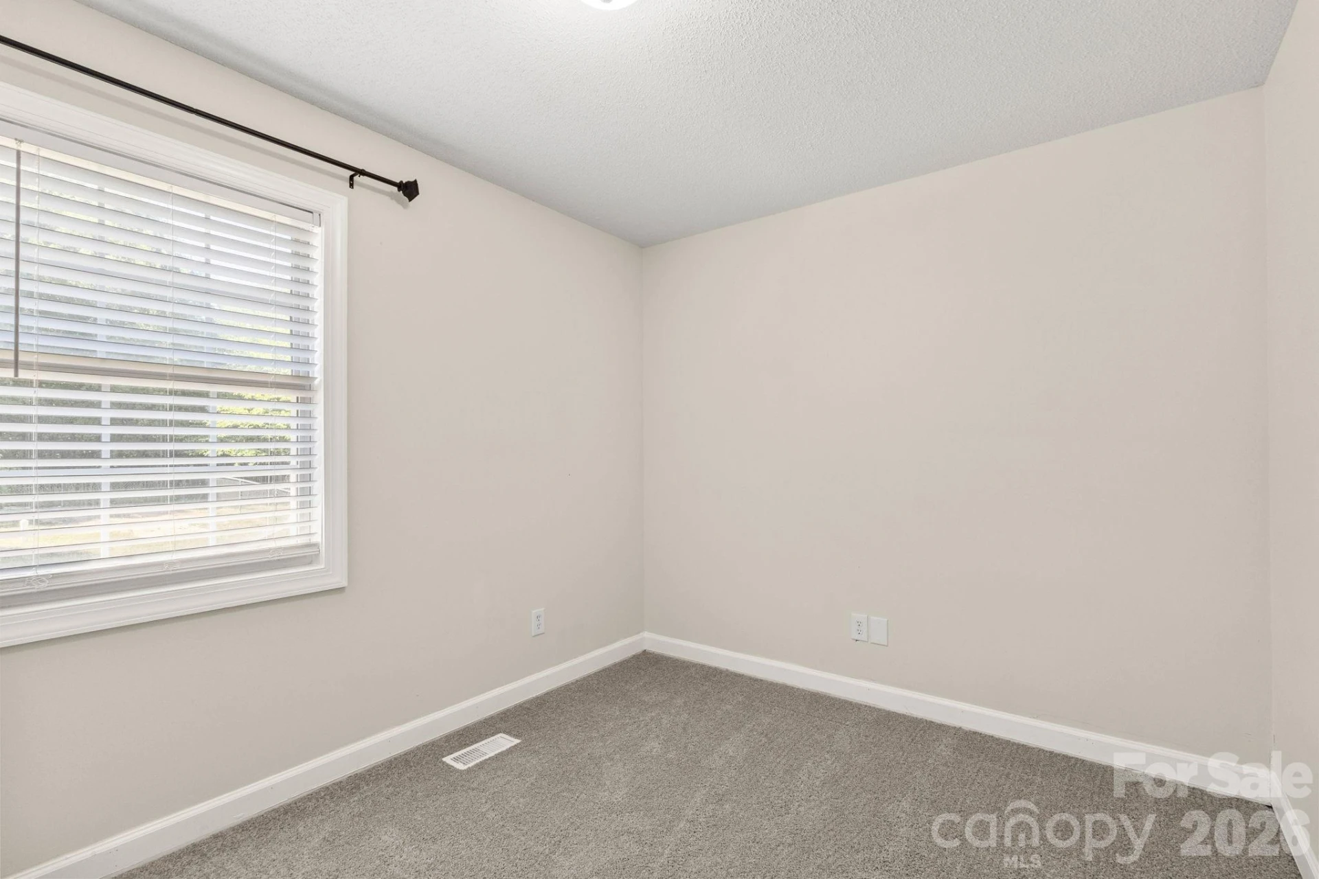 1502 Main Street - Photo 18
