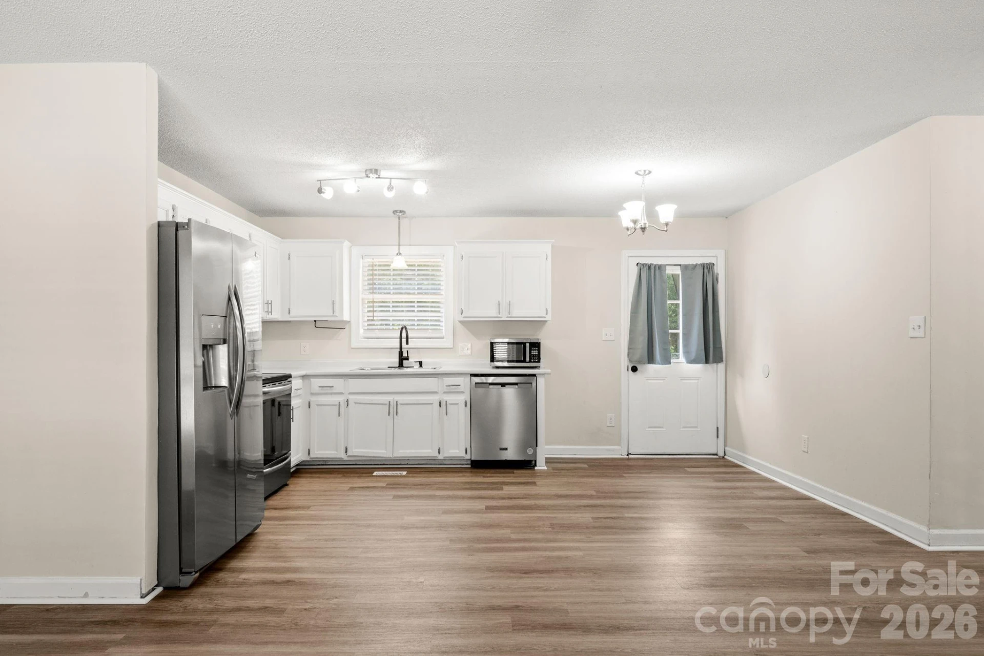 1502 Main Street - Photo 8