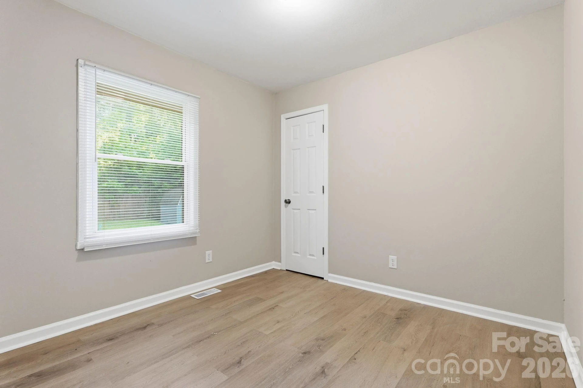 364 Leafmore Drive - Photo 15