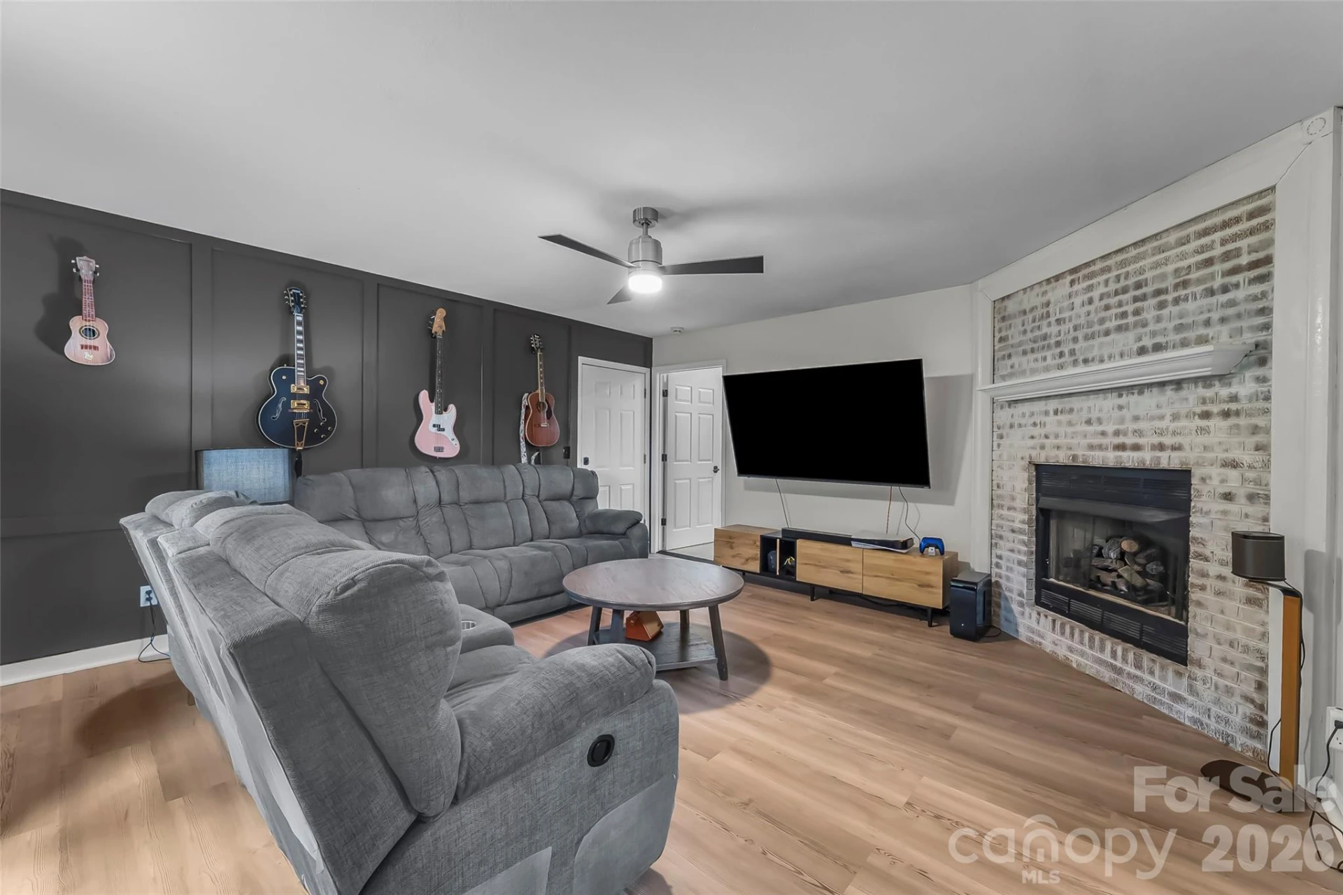 570 Pleasant View Drive - Photo 13