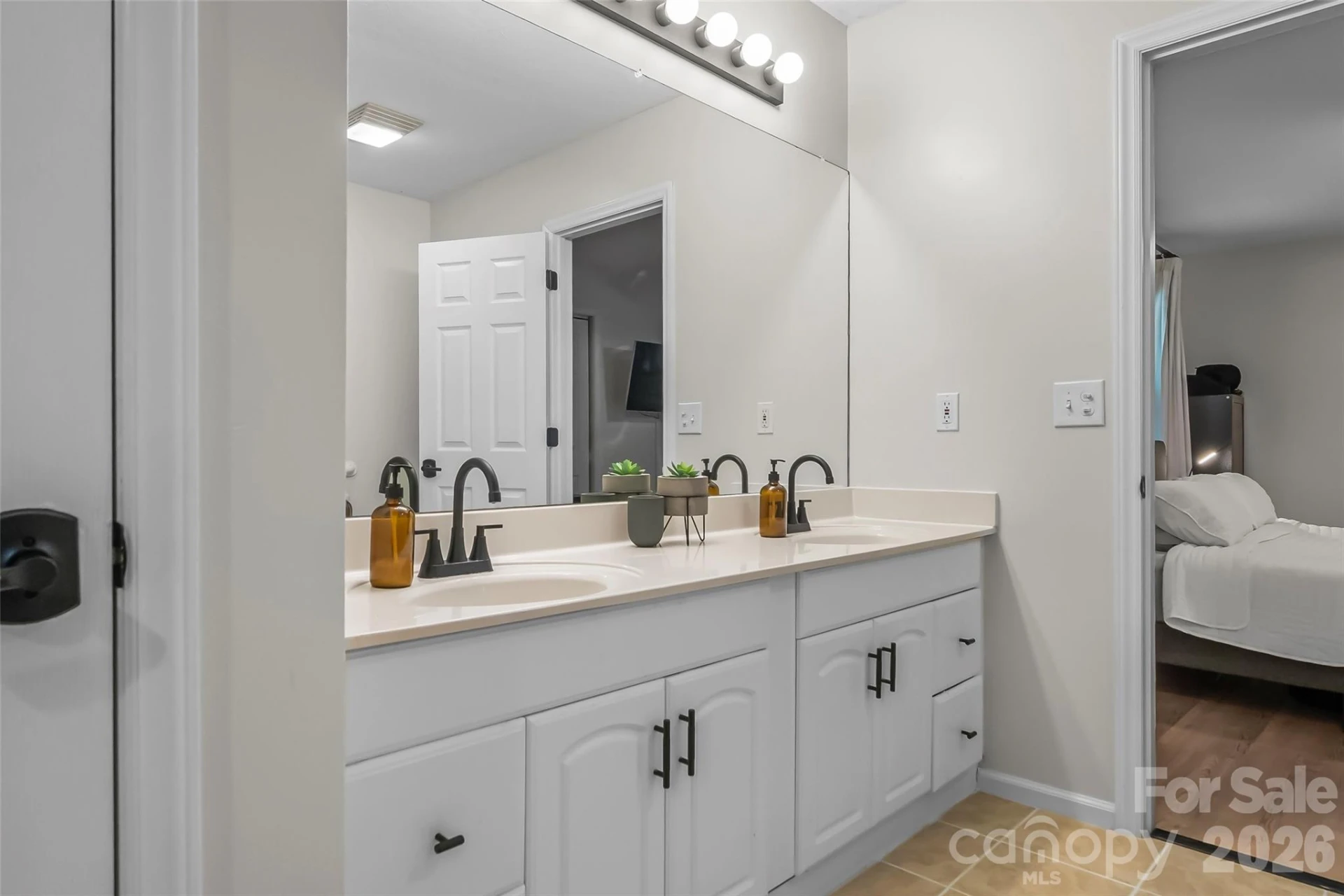 570 Pleasant View Drive - Photo 17