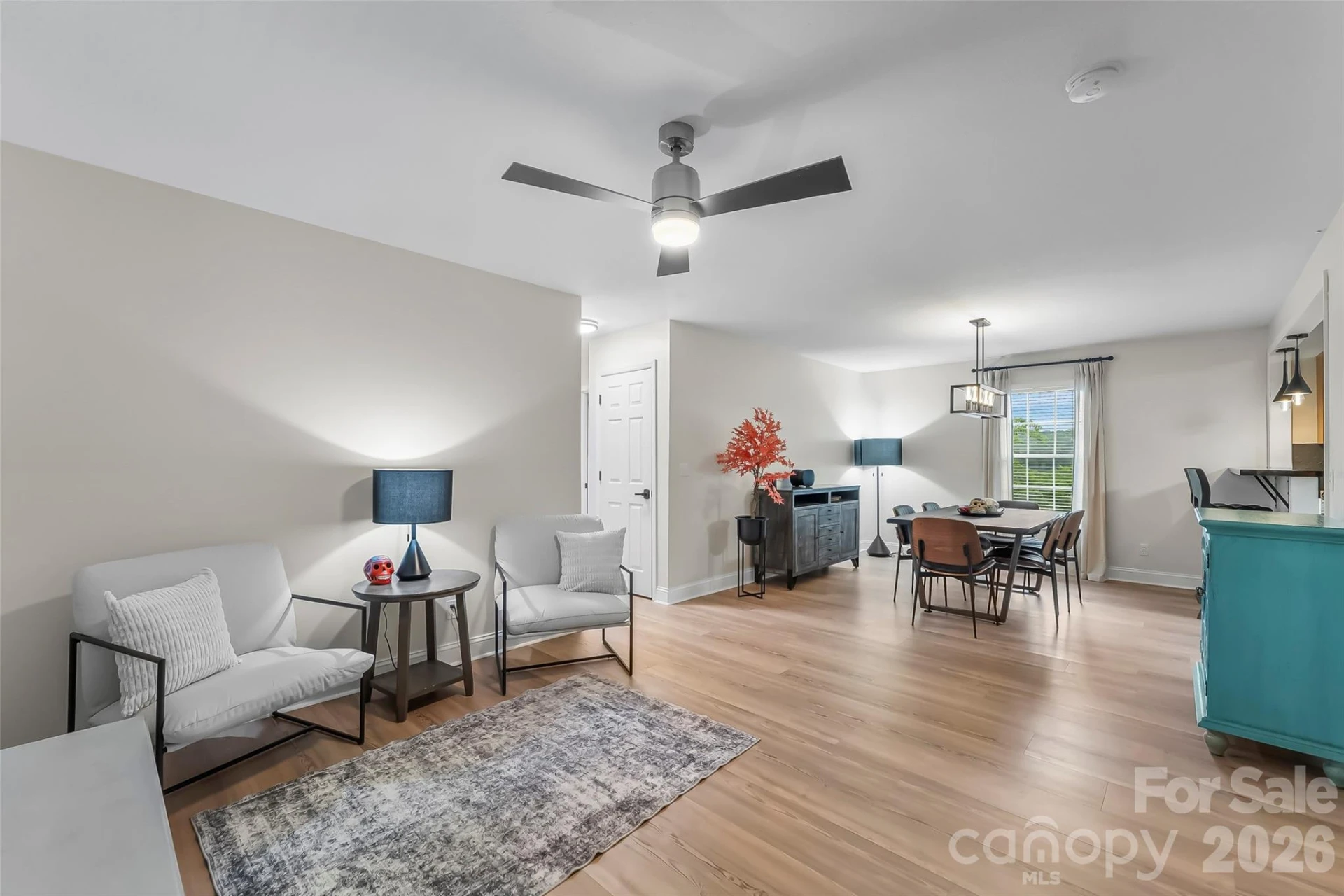 570 Pleasant View Drive - Photo 5