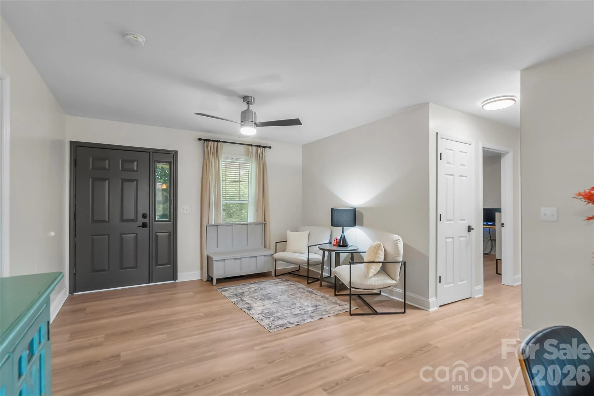 570 Pleasant View Drive - Photo 6
