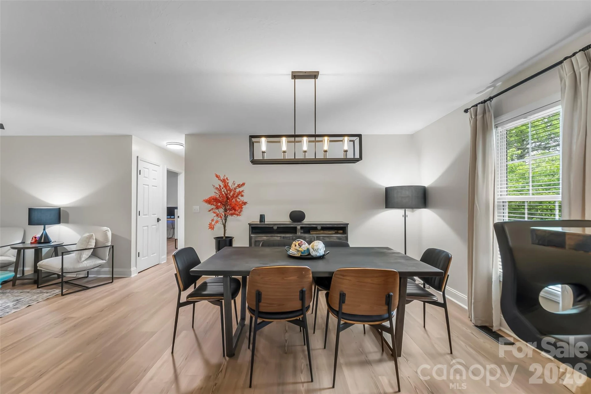 570 Pleasant View Drive - Photo 8