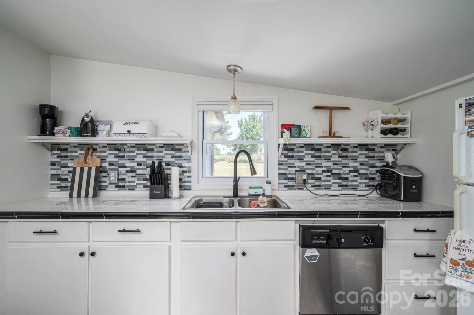 2024 Willis Road - Photo 11