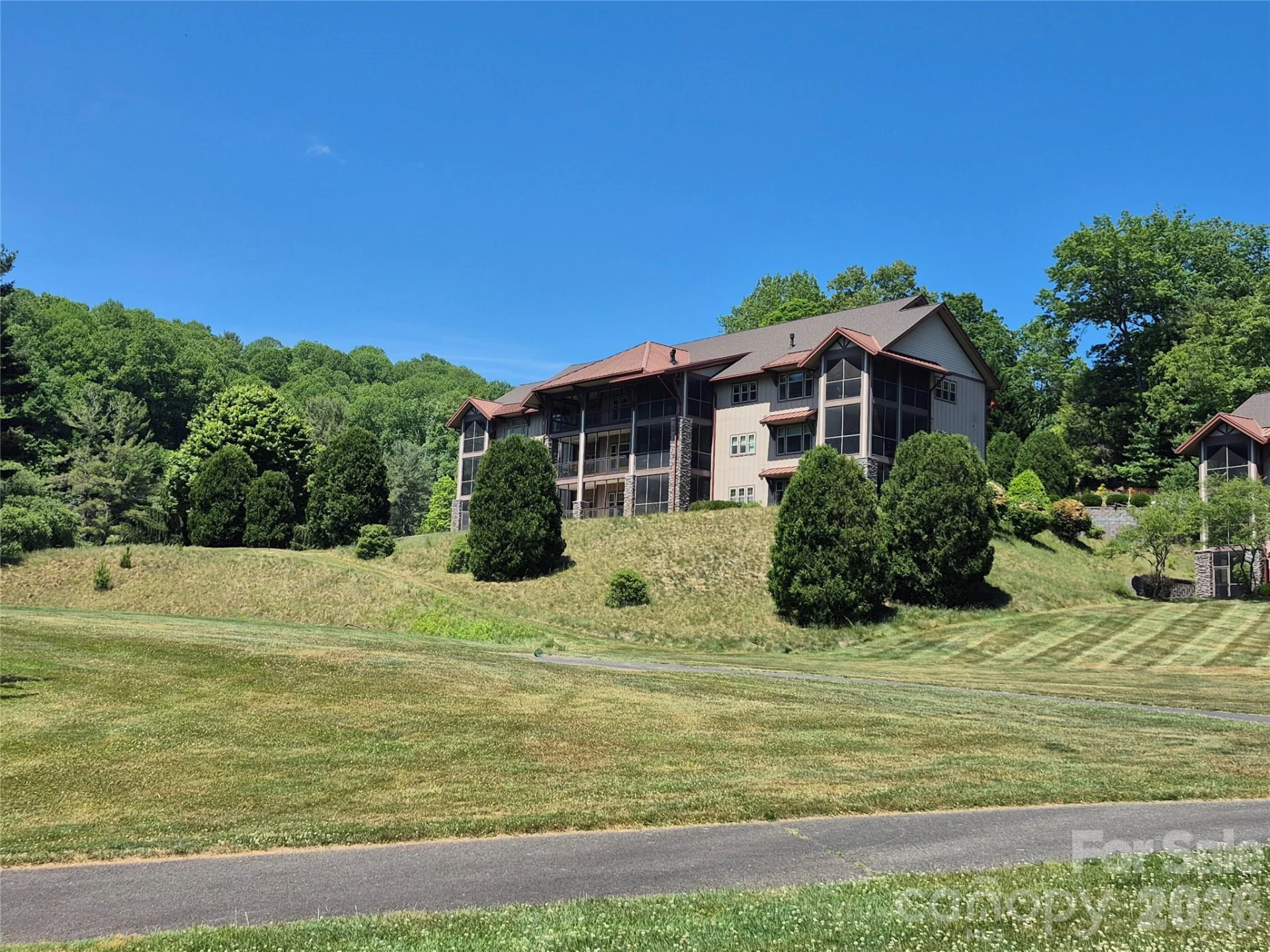 1564 Country Club Drive #301-B - Photo 4