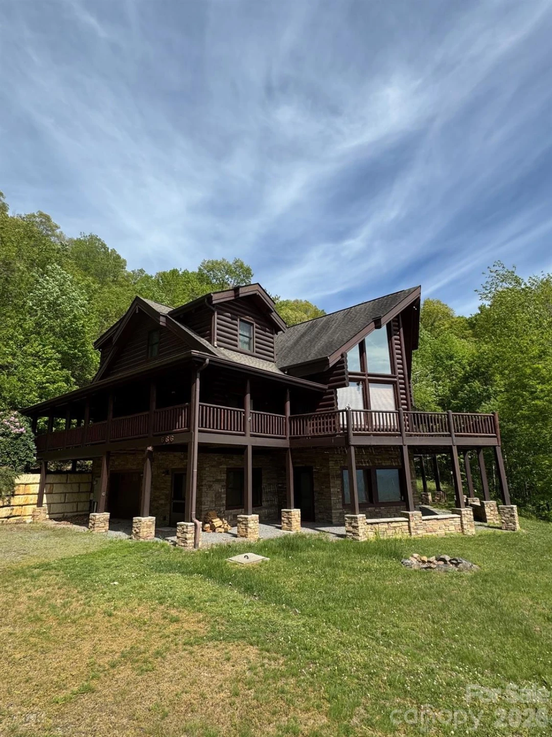 686 Hyacinth Drive