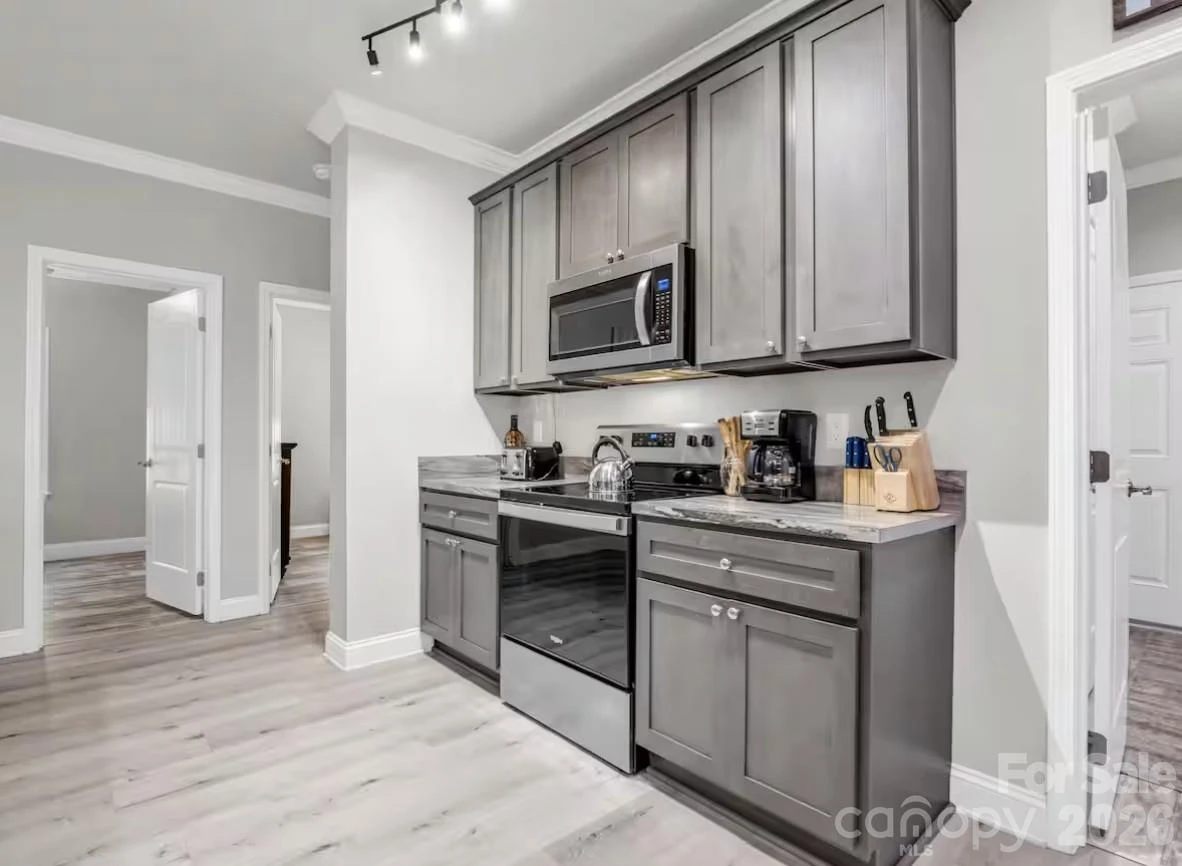 311 Charming Lane - Photo 17