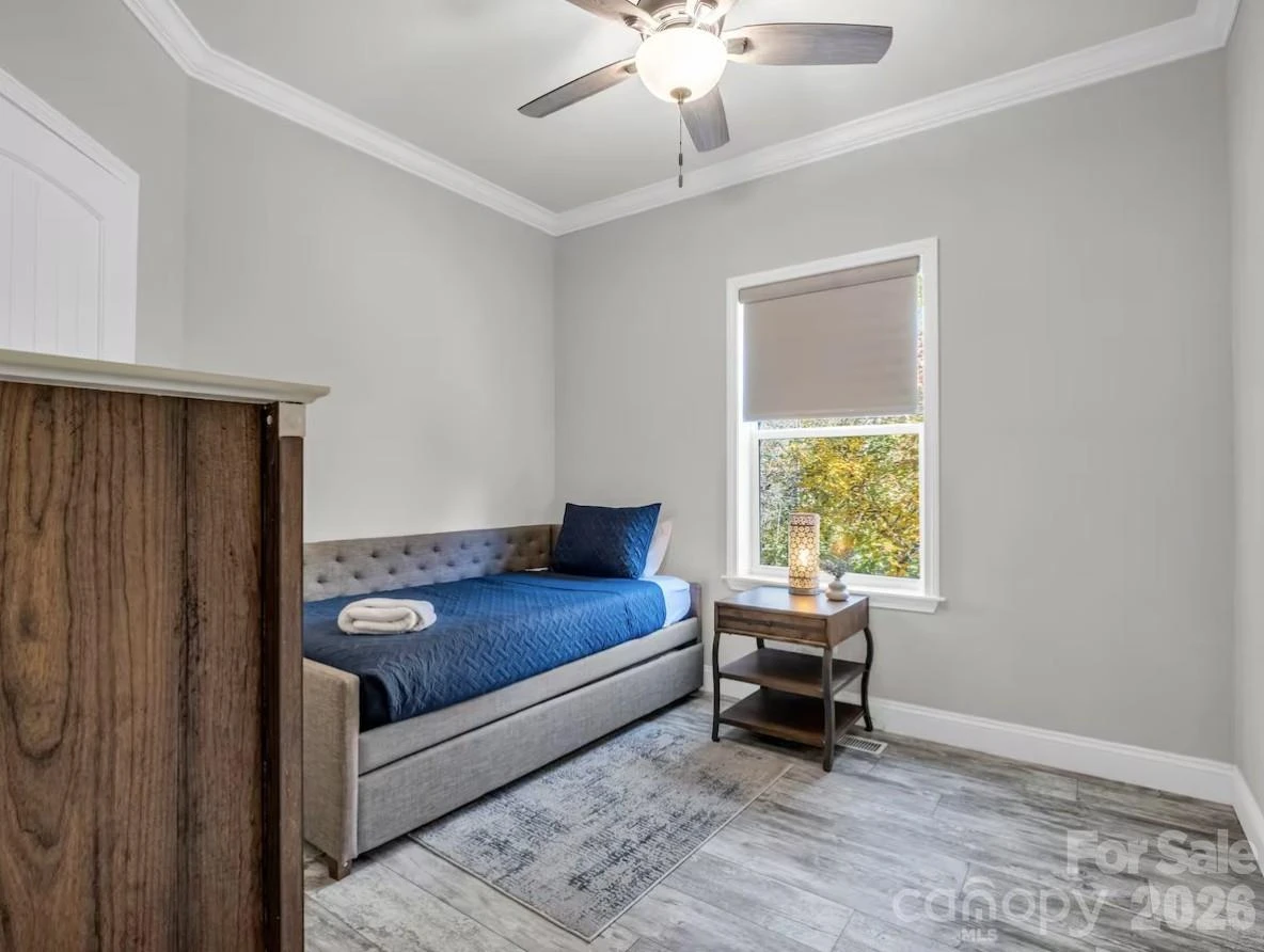 311 Charming Lane - Photo 32