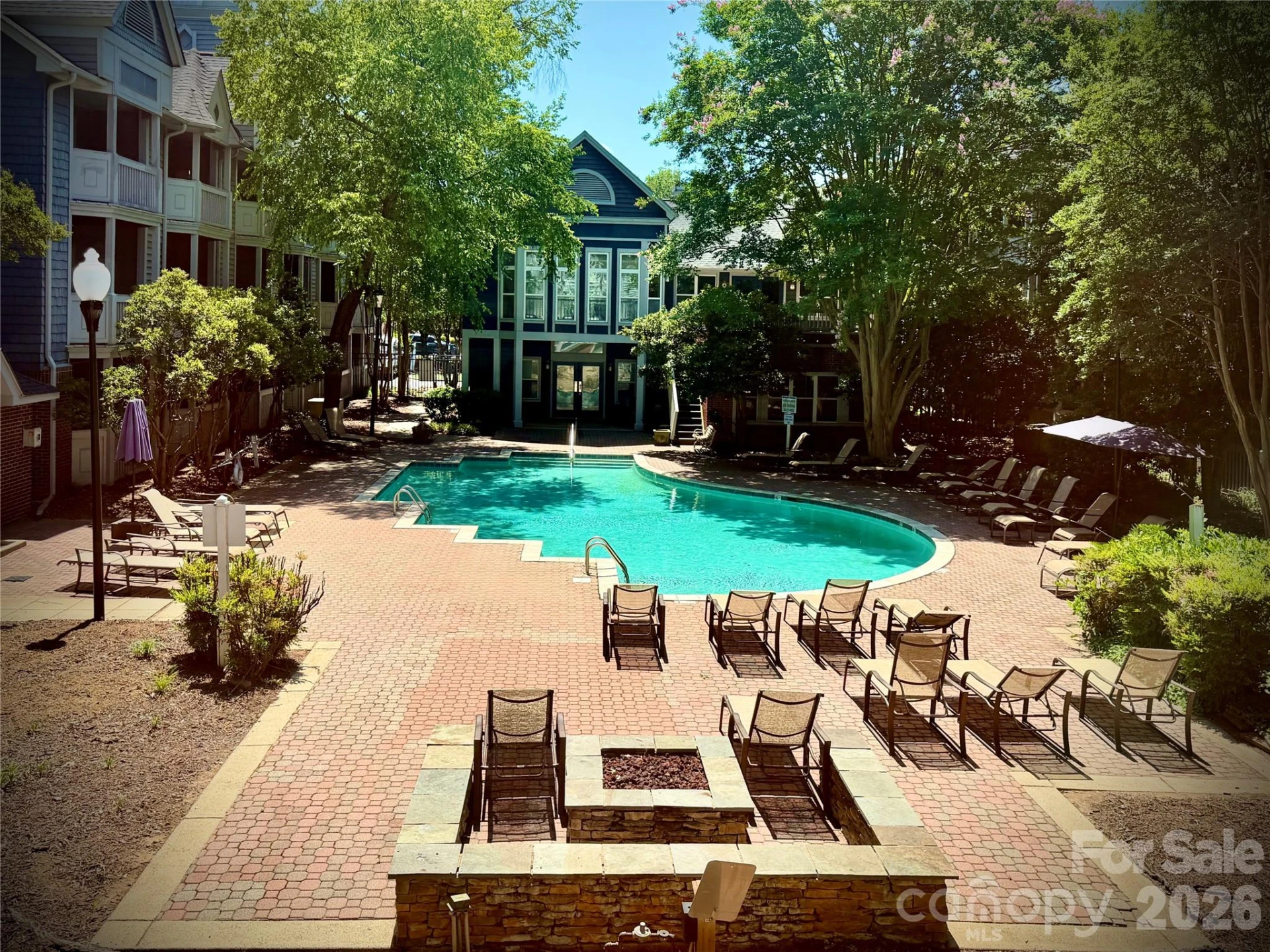 517 Graham Street - Photo 2