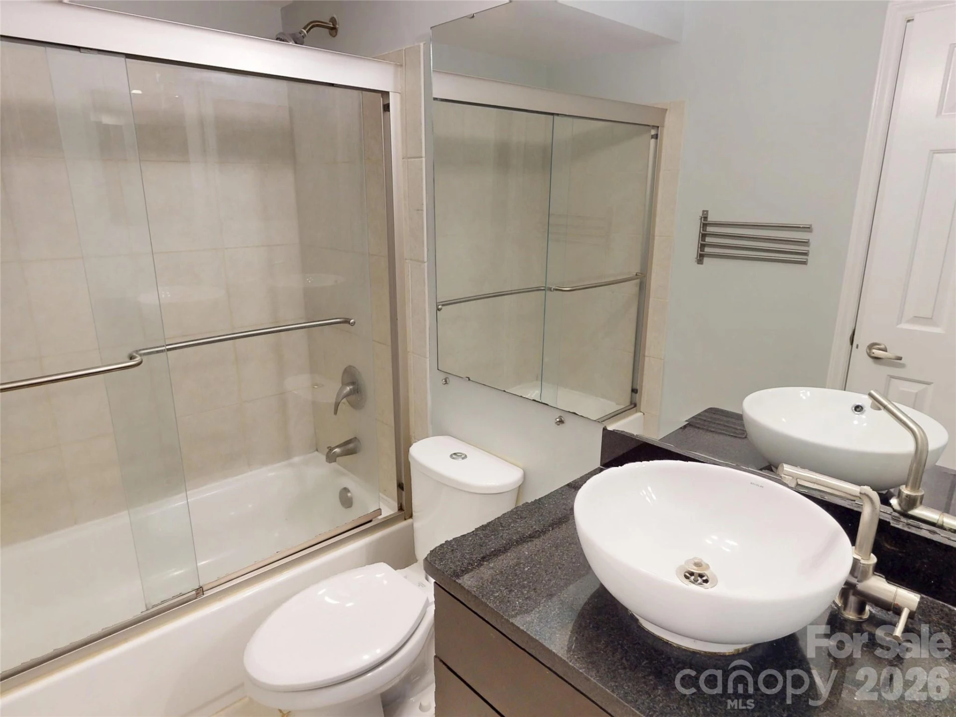 517 Graham Street - Photo 12