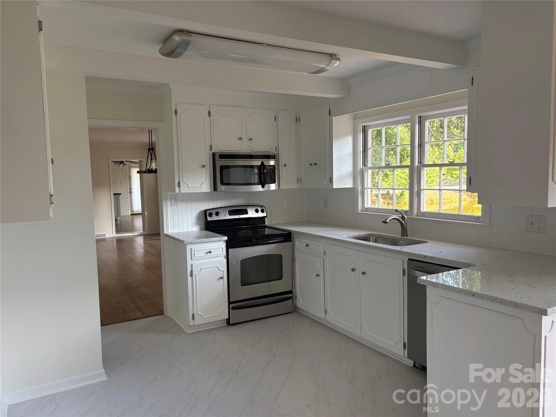 622 Carolina Avenue - Photo 3