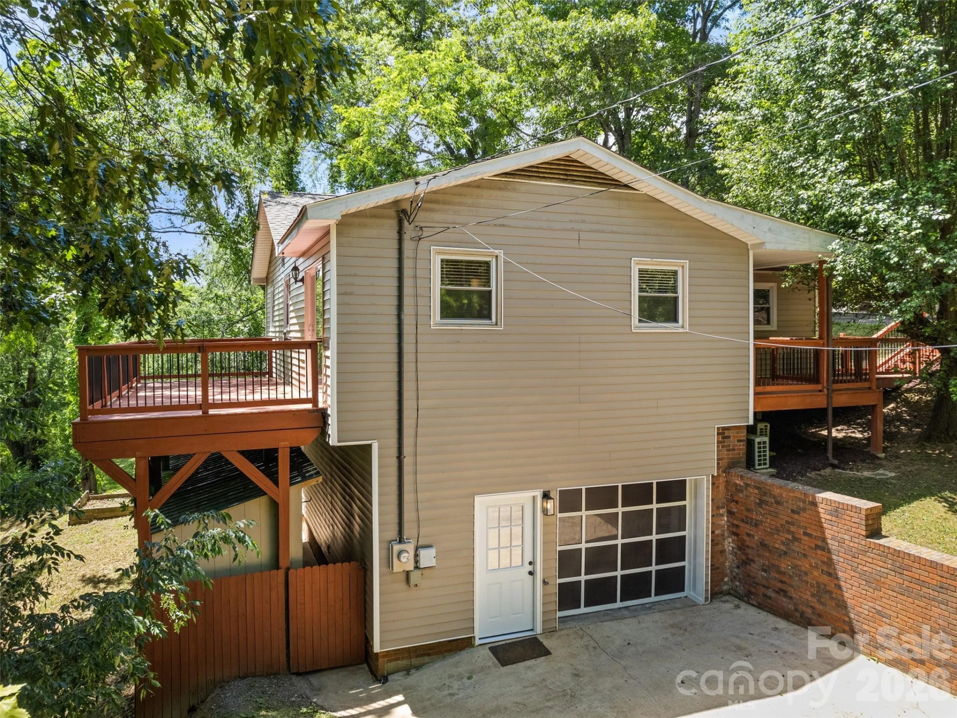 157 Highland Terrace - Photo 3
