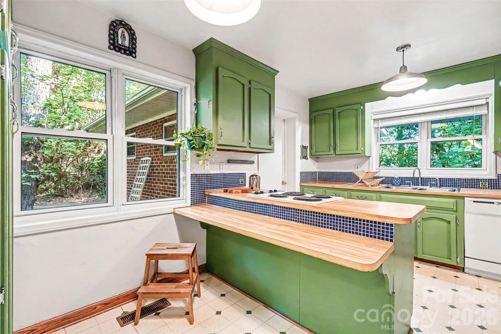 812 Saint Michaels Lane - Photo 13