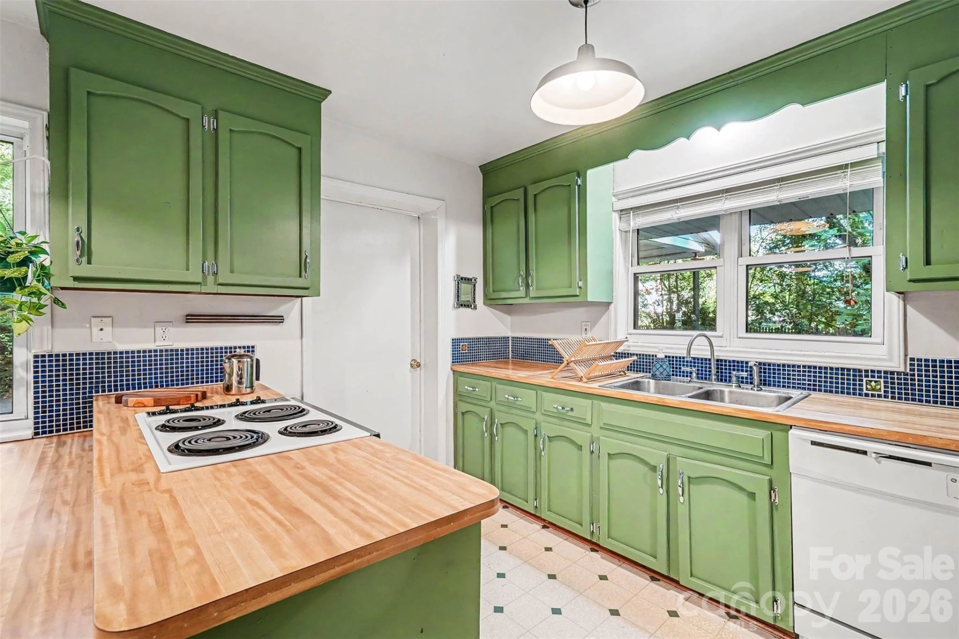 812 Saint Michaels Lane - Photo 14