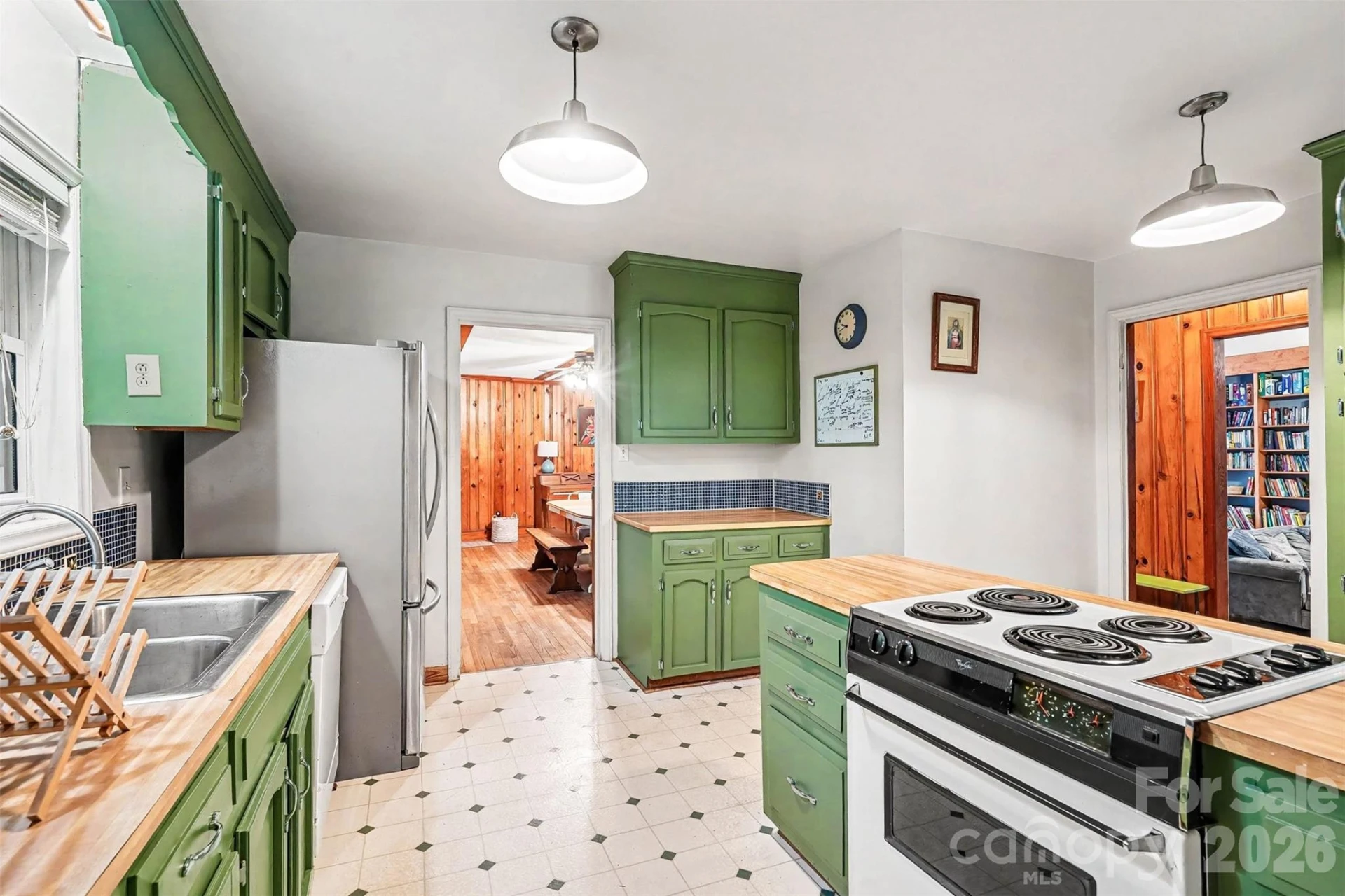 812 Saint Michaels Lane - Photo 16