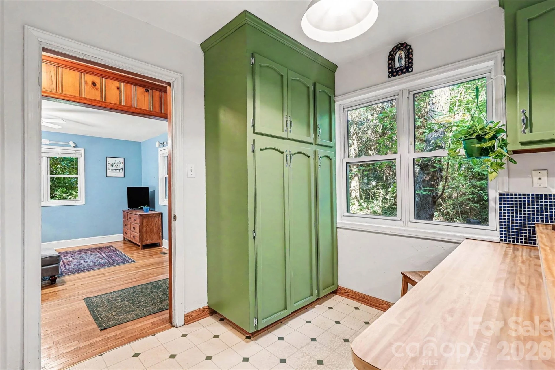 812 Saint Michaels Lane - Photo 17