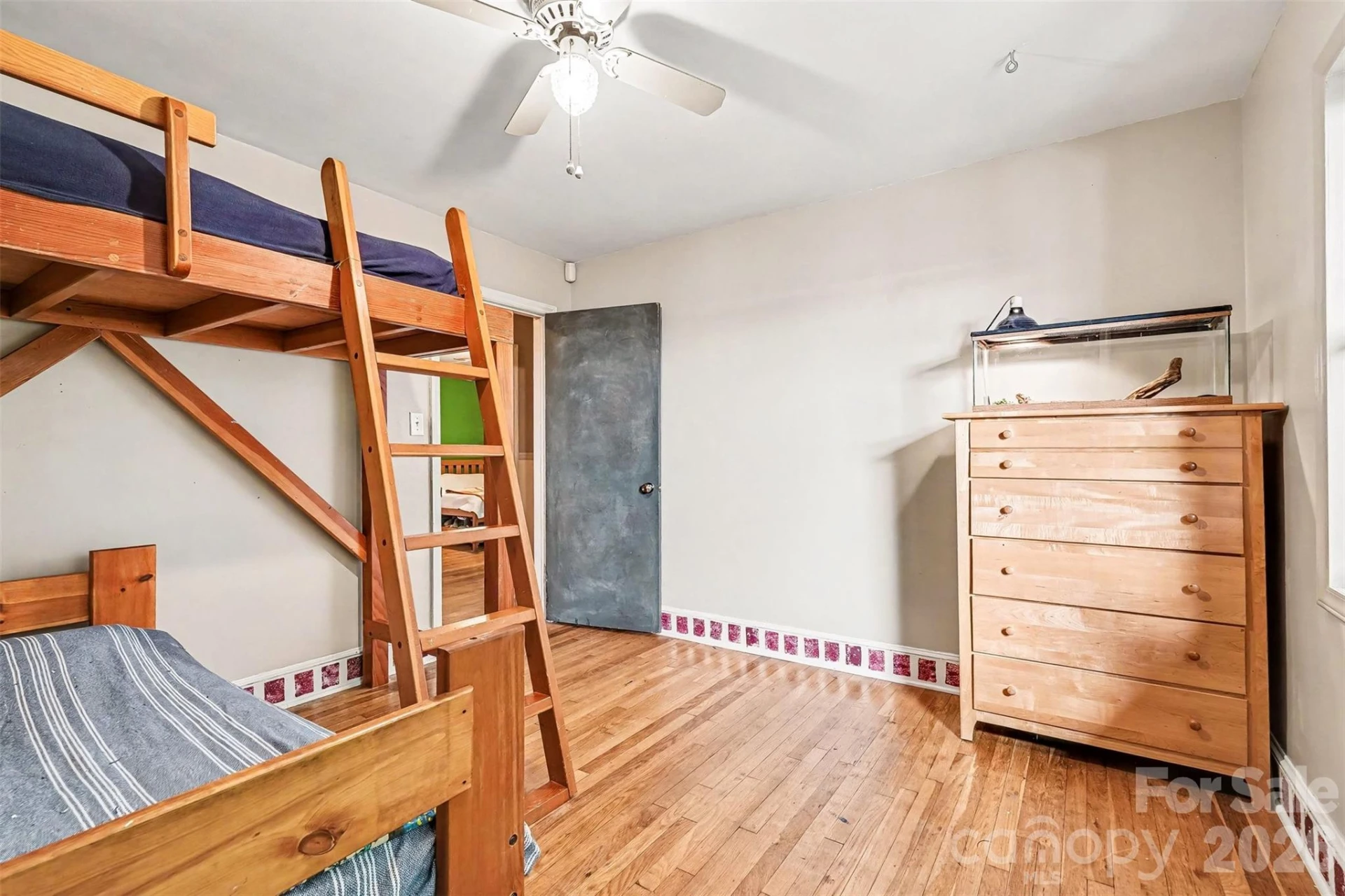 812 Saint Michaels Lane - Photo 24