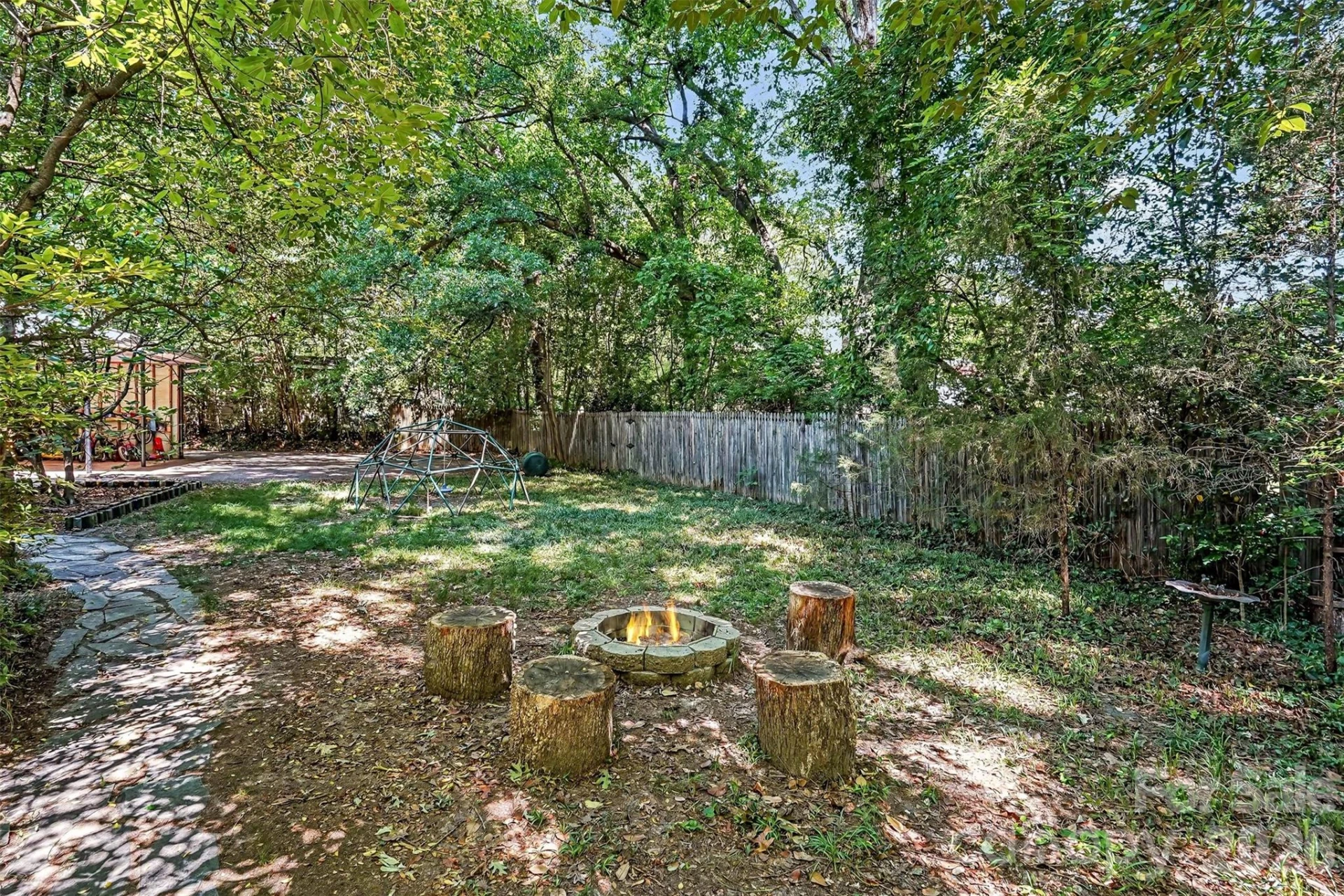 812 Saint Michaels Lane - Photo 35