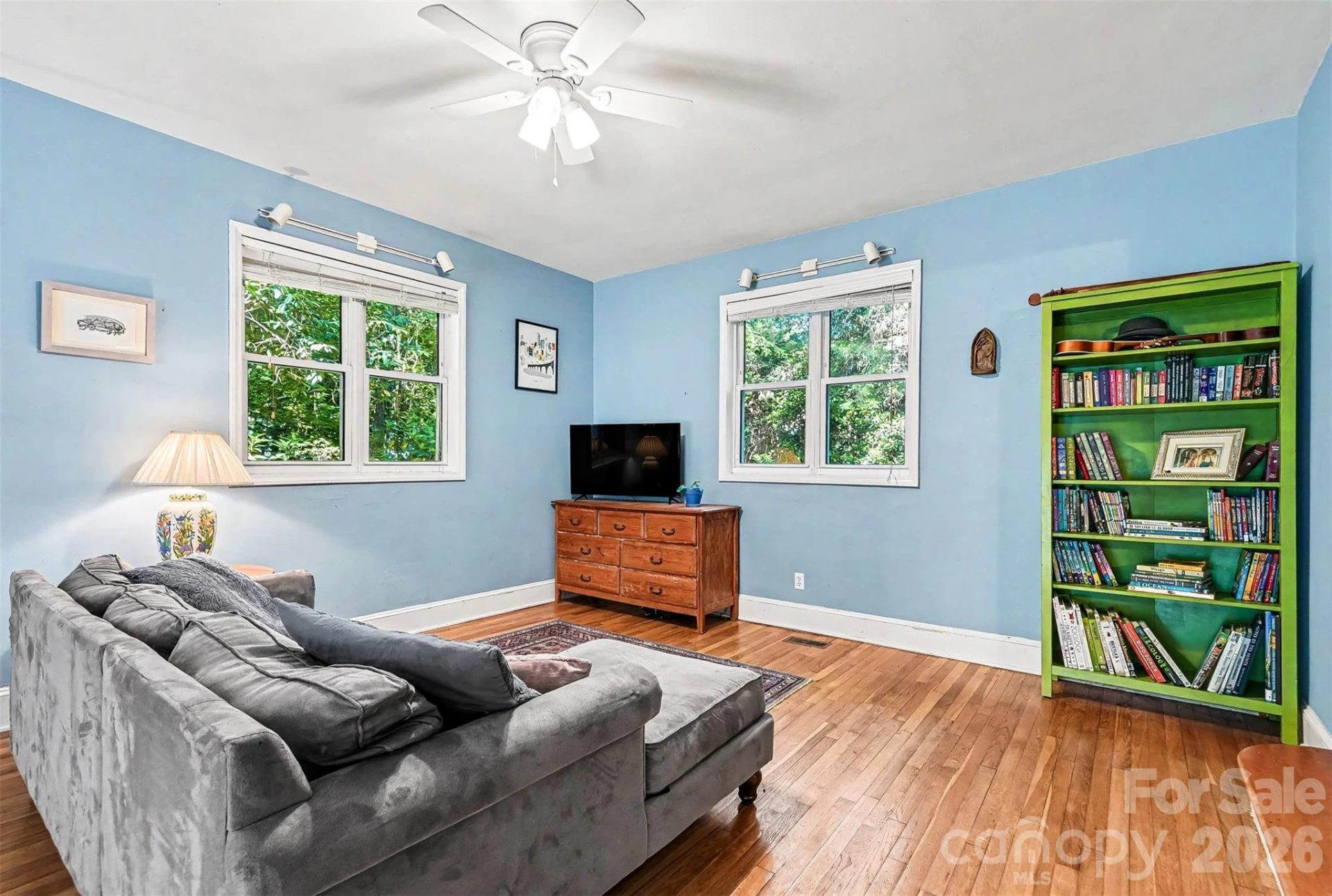 812 Saint Michaels Lane - Photo 7