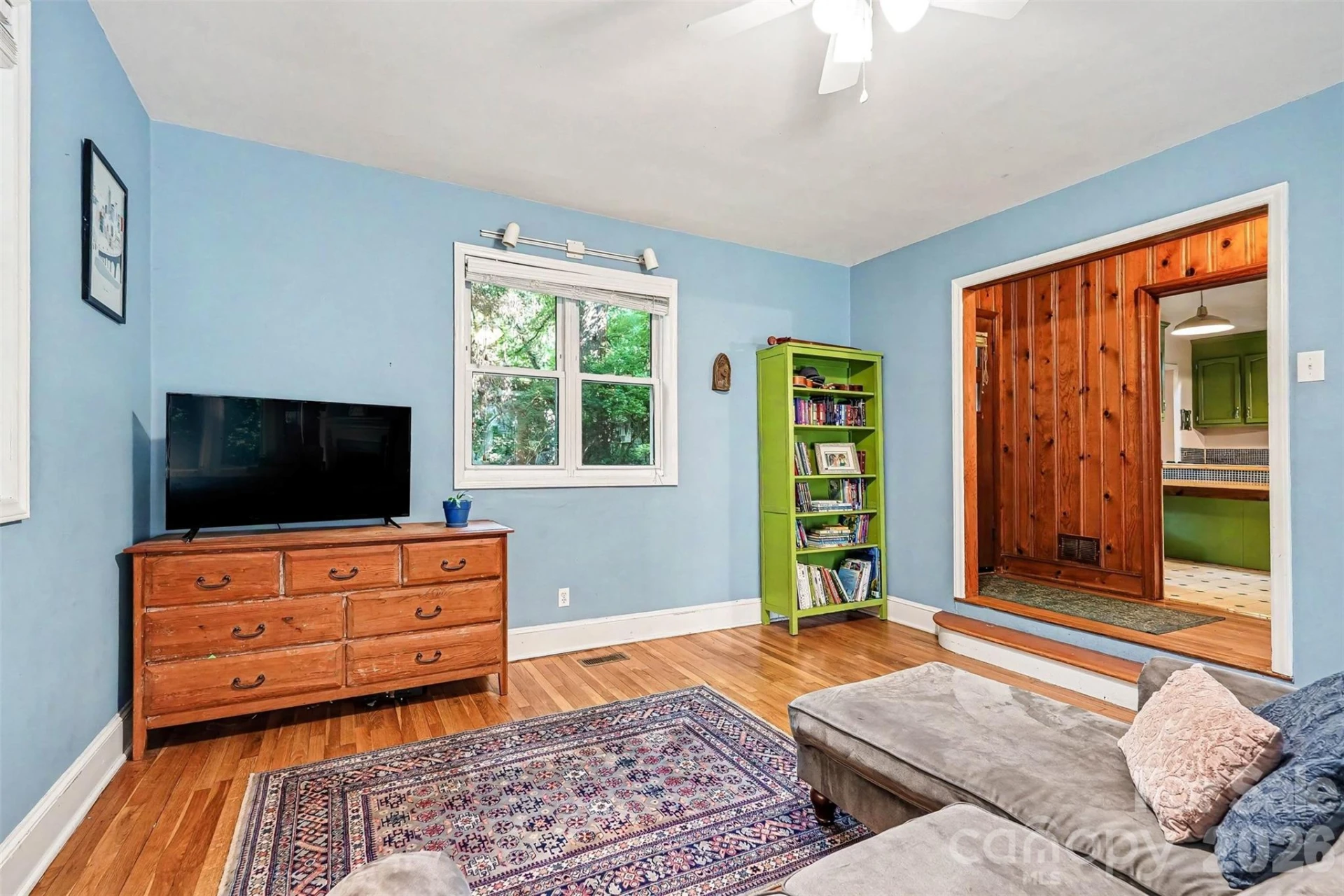 812 Saint Michaels Lane - Photo 8