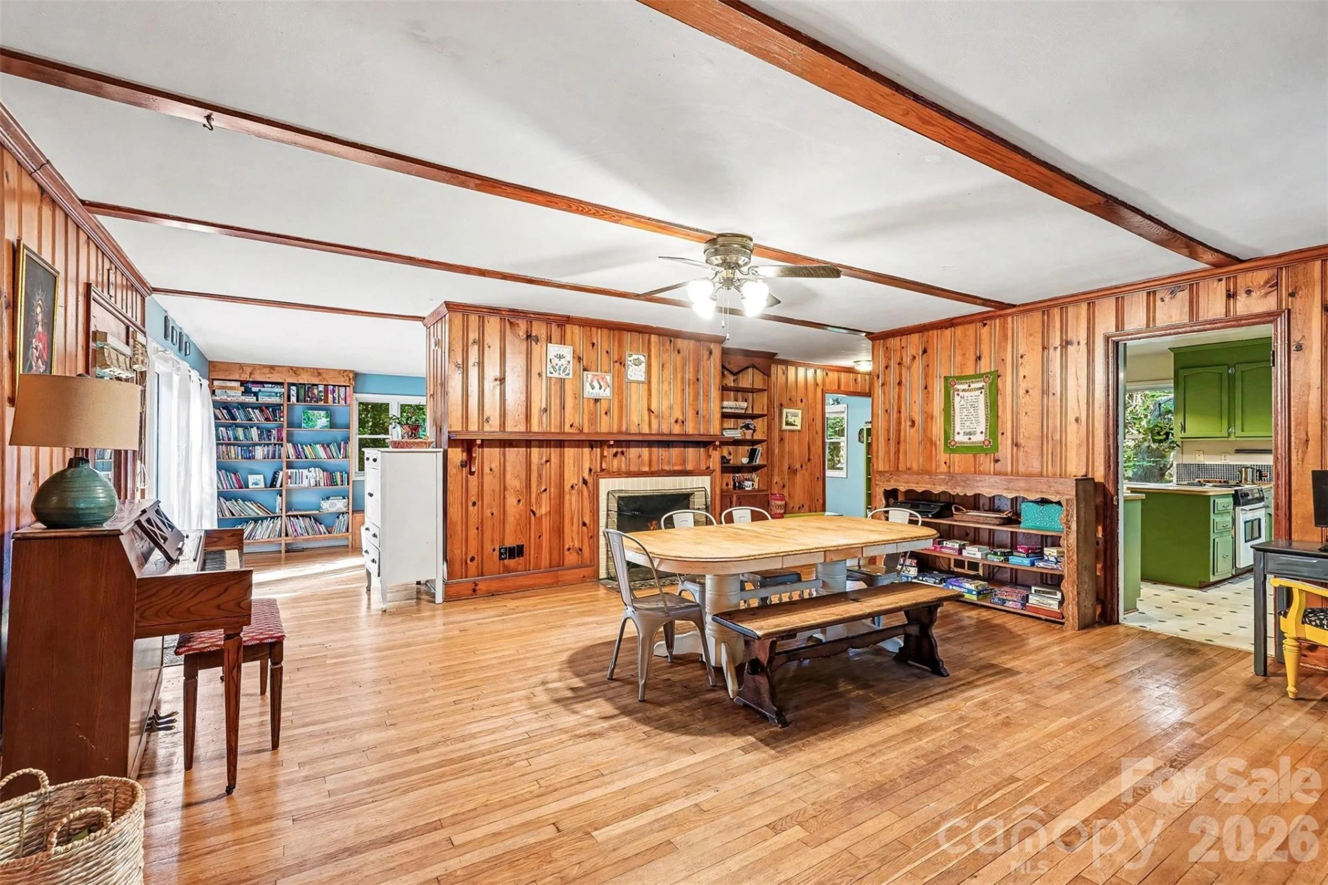 812 Saint Michaels Lane - Photo 10