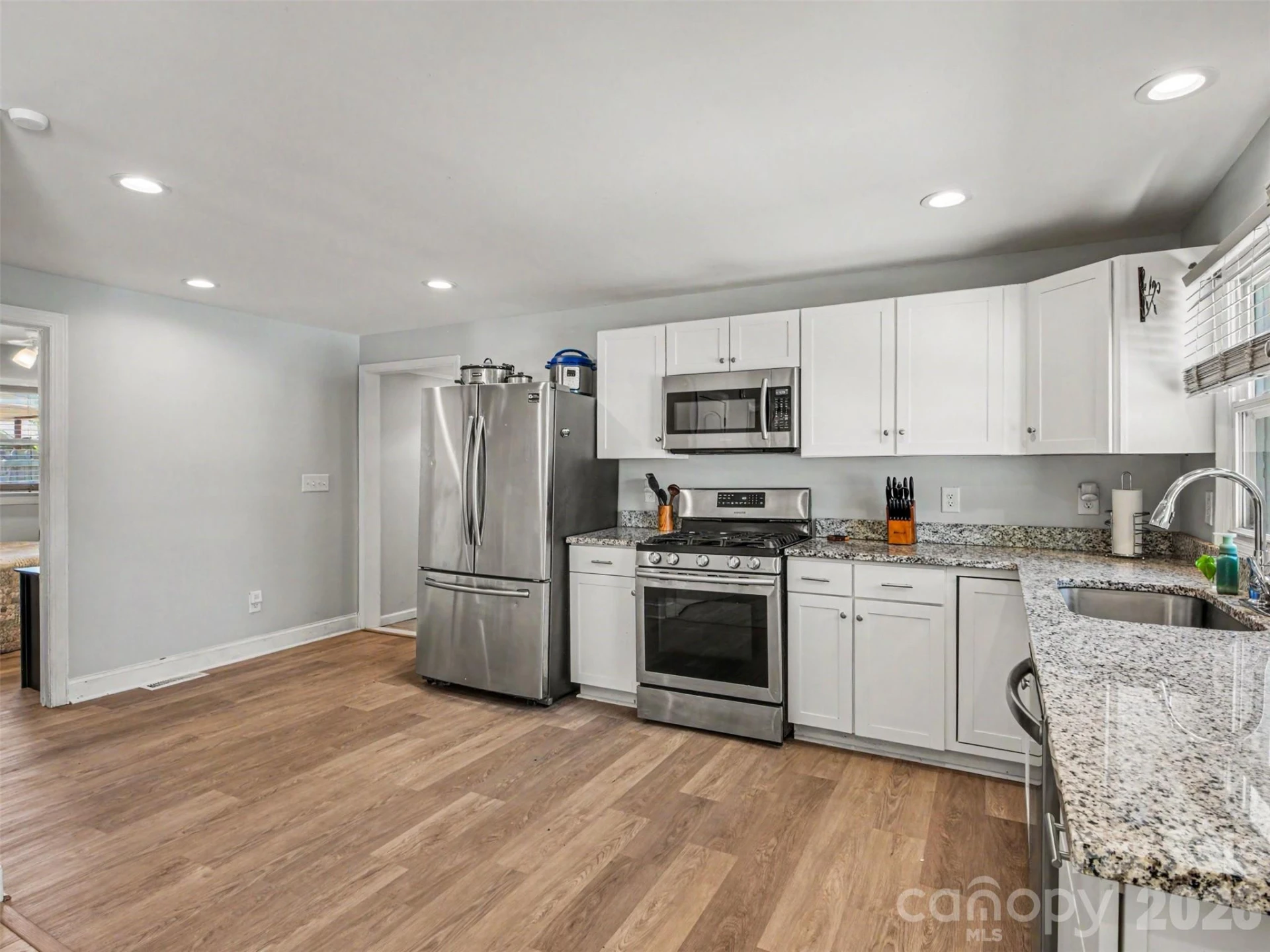 523 Patterson Avenue - Photo 8