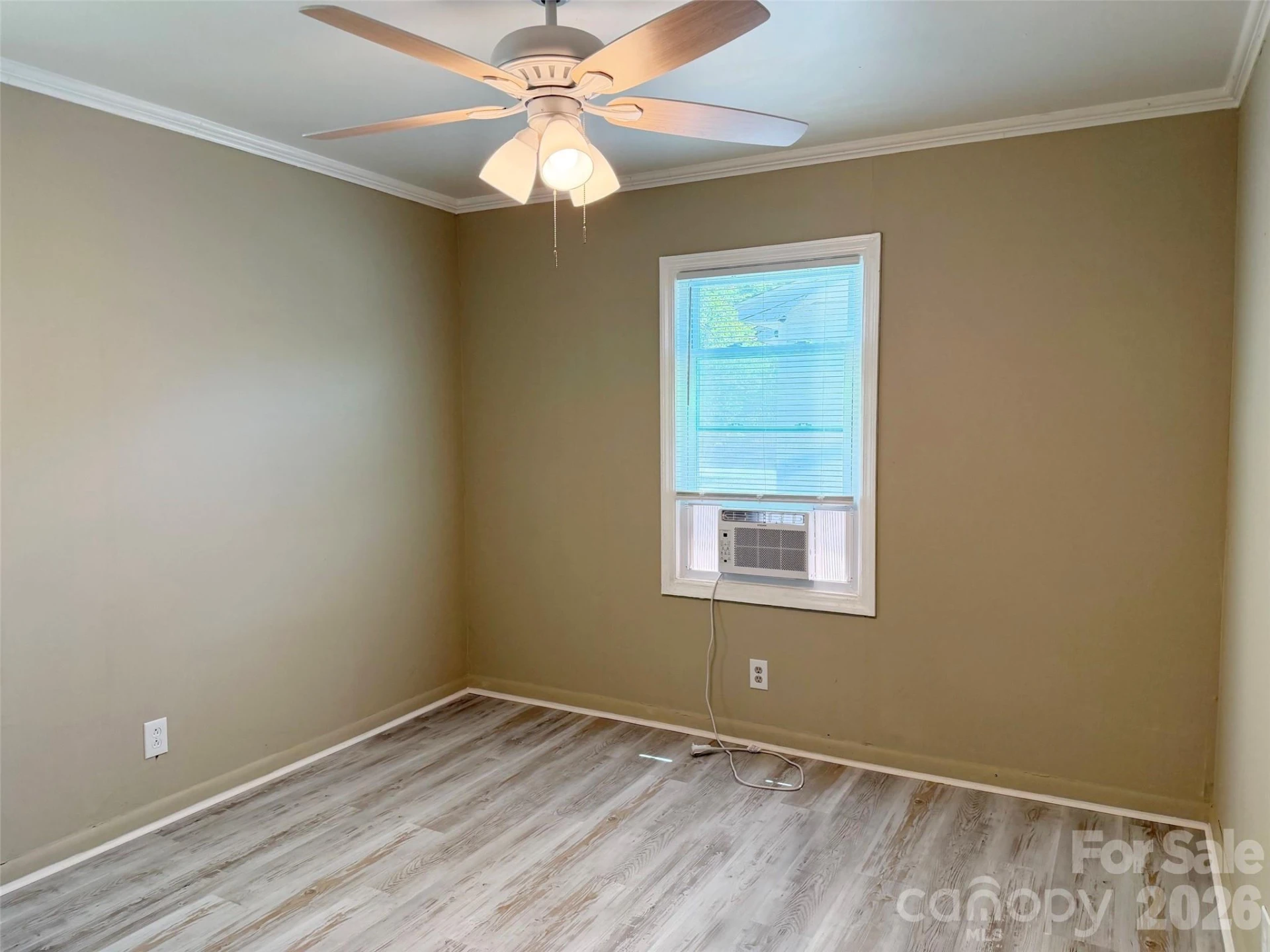 372 Baker Street - Photo 9