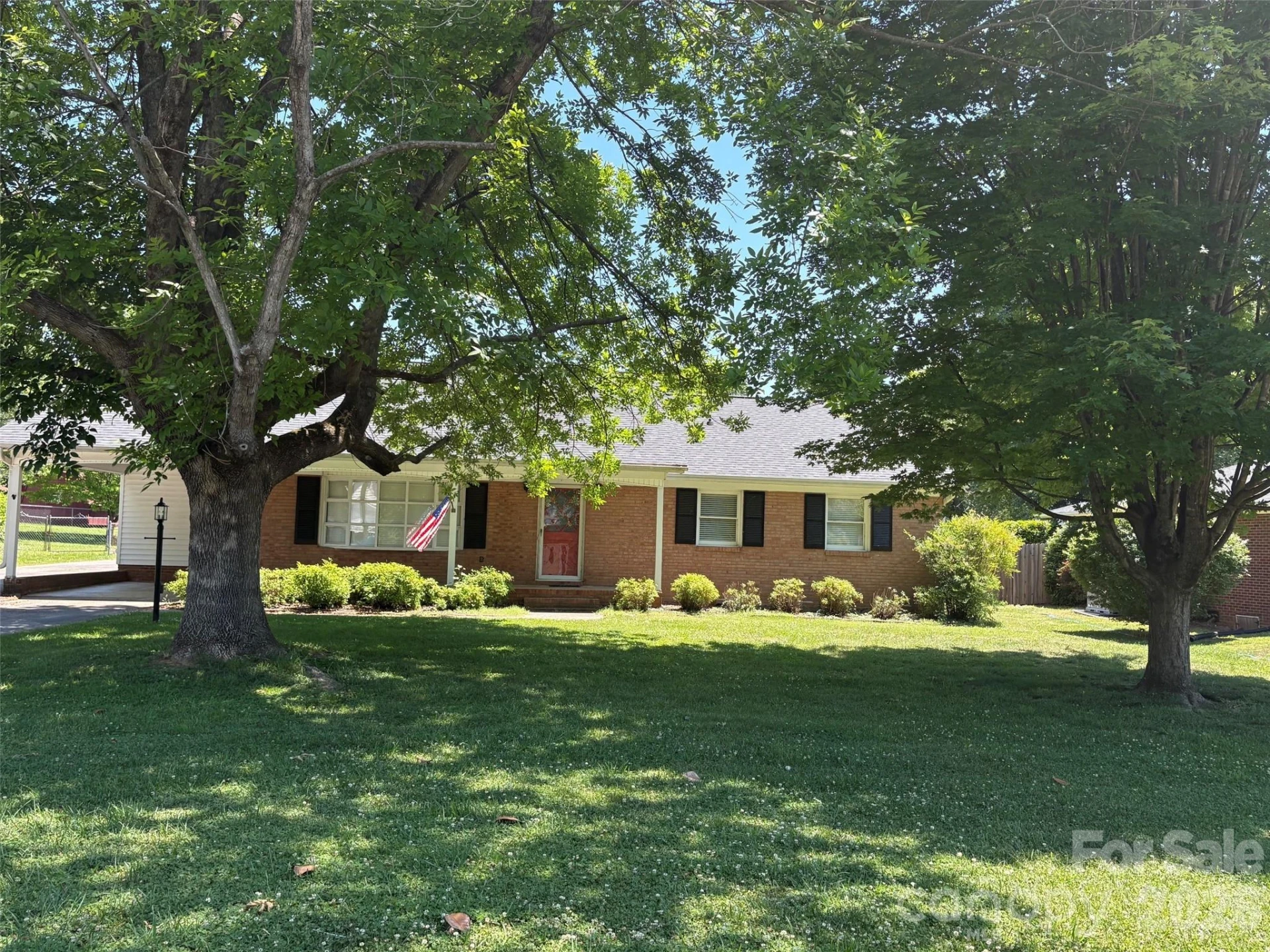 1920 Echo Lane