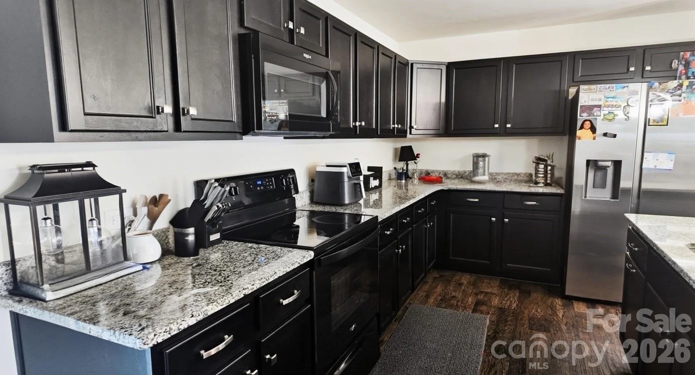 244 Amberly Circle - Photo 7