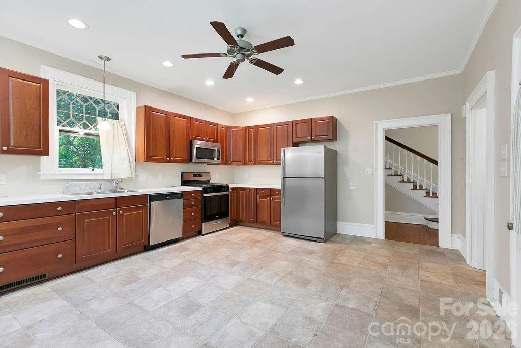 208 Probart Street - Photo 25