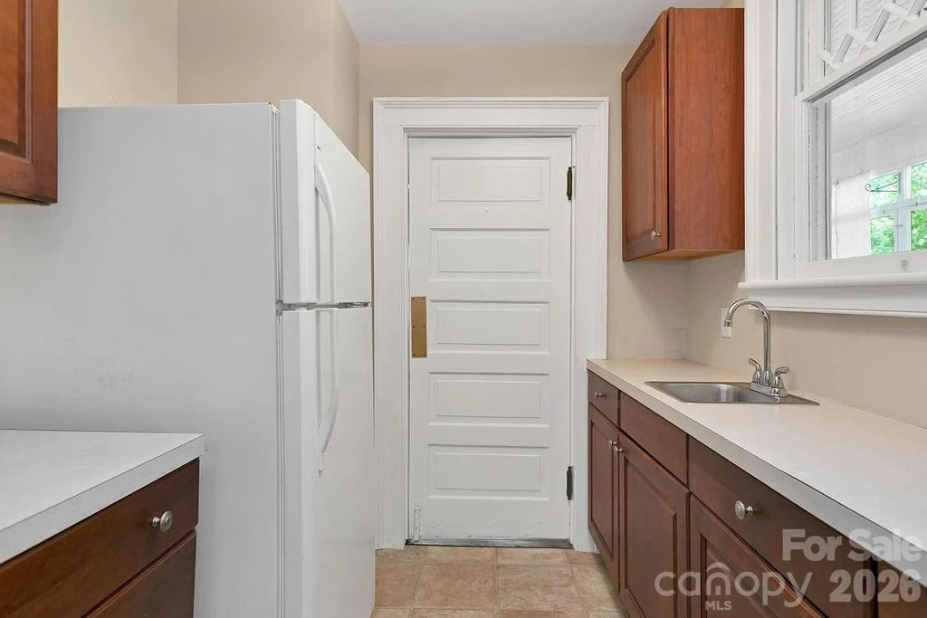 208 Probart Street - Photo 27