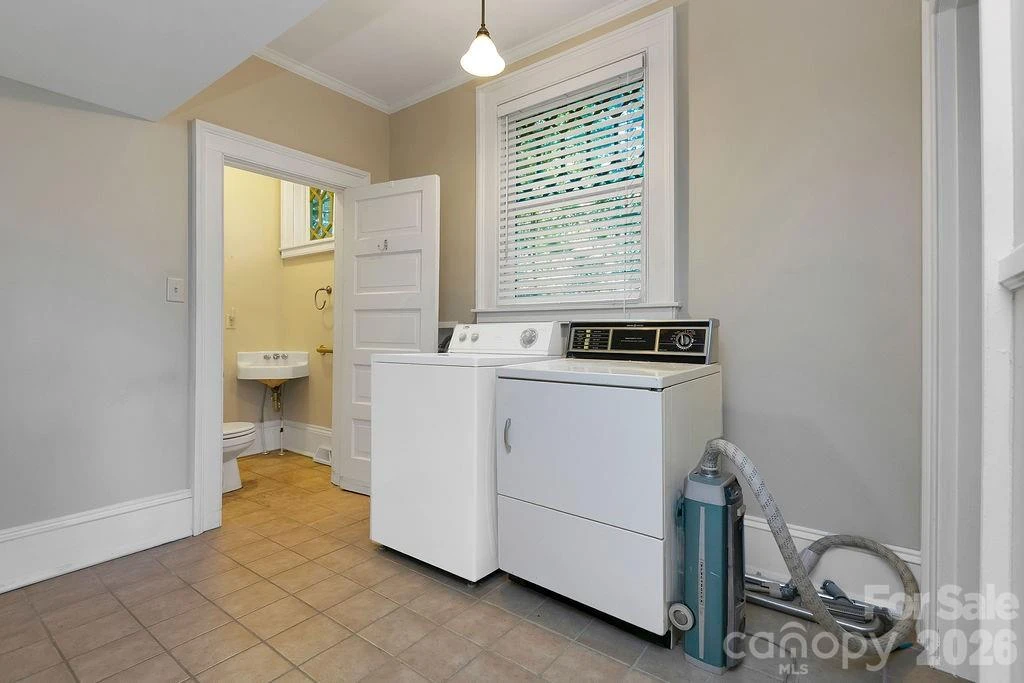 208 Probart Street - Photo 29