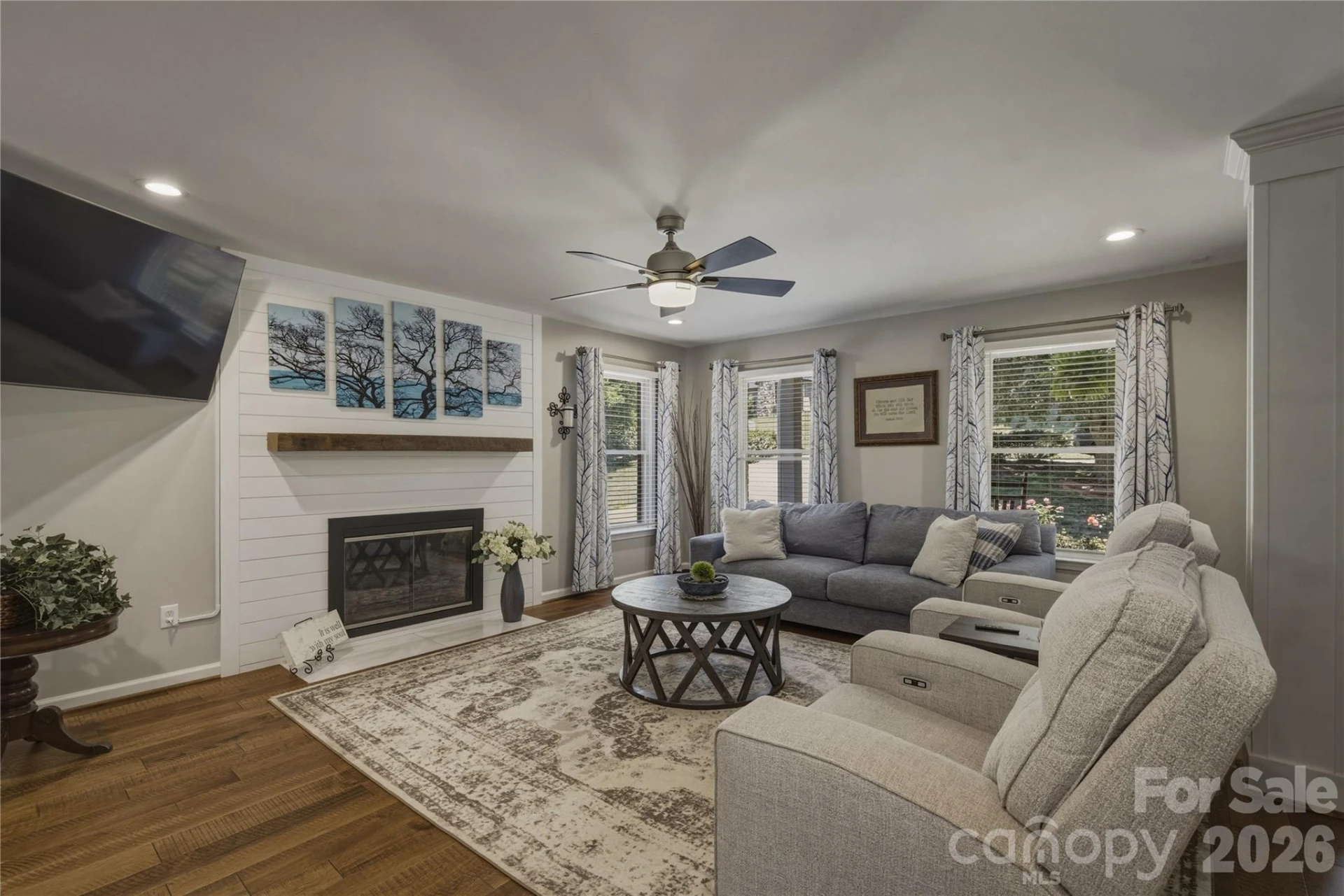 204 Constitution Drive - Photo 5