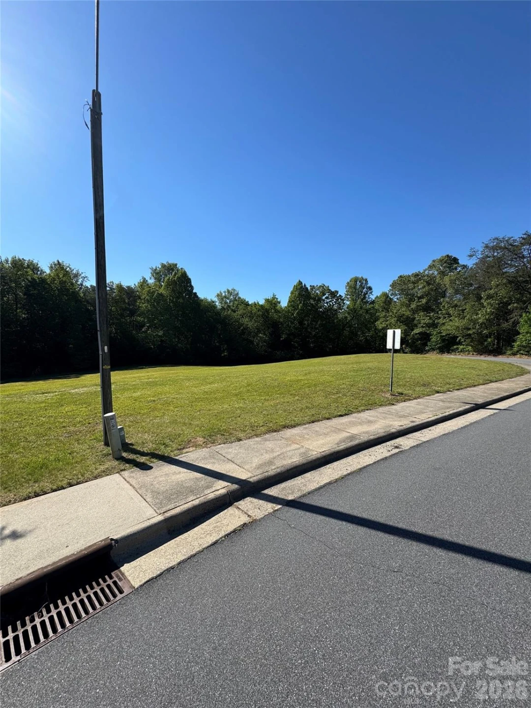 902 Barrington Drive - Photo 2