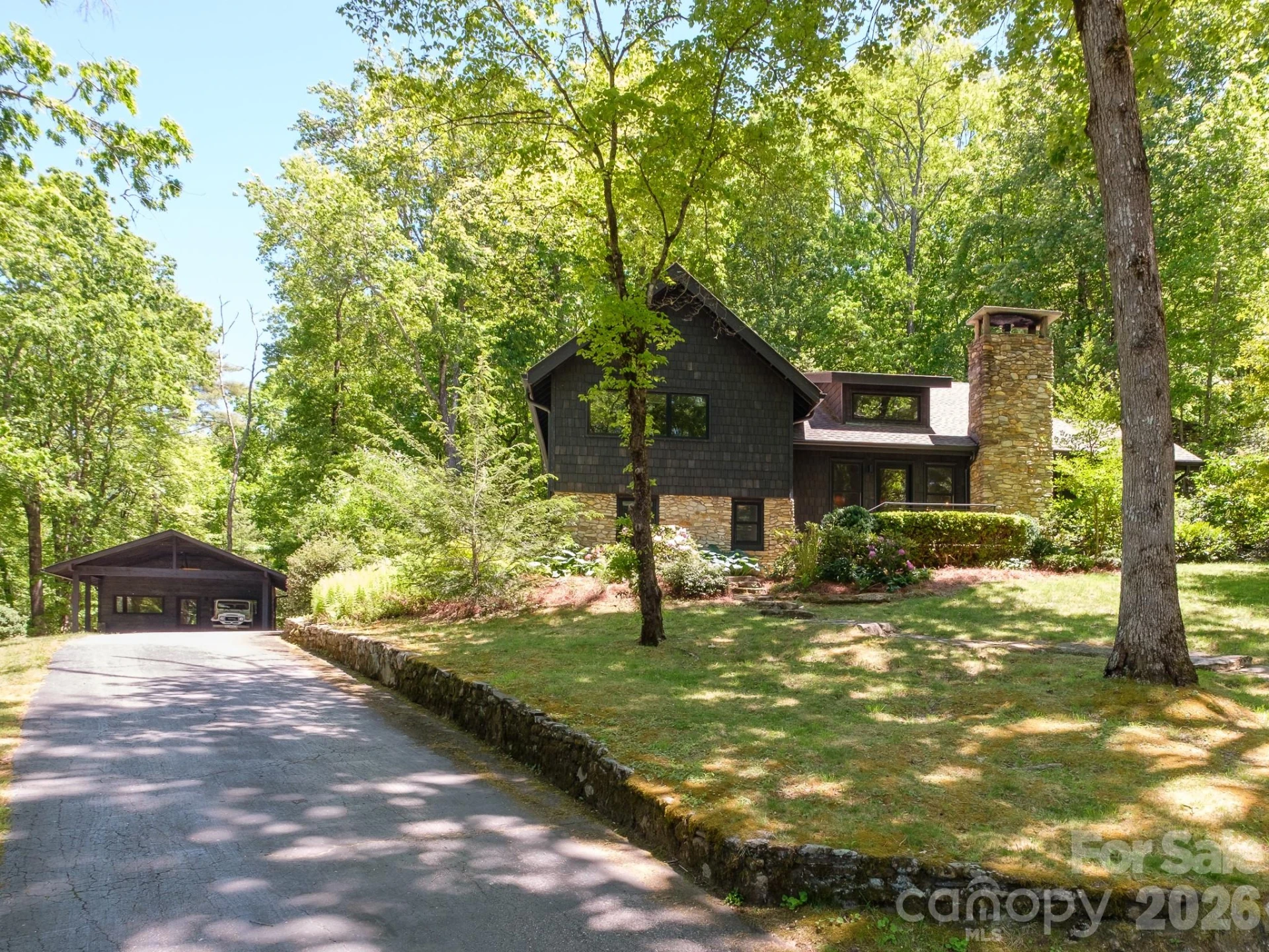 212 Shore Drive - Photo 2