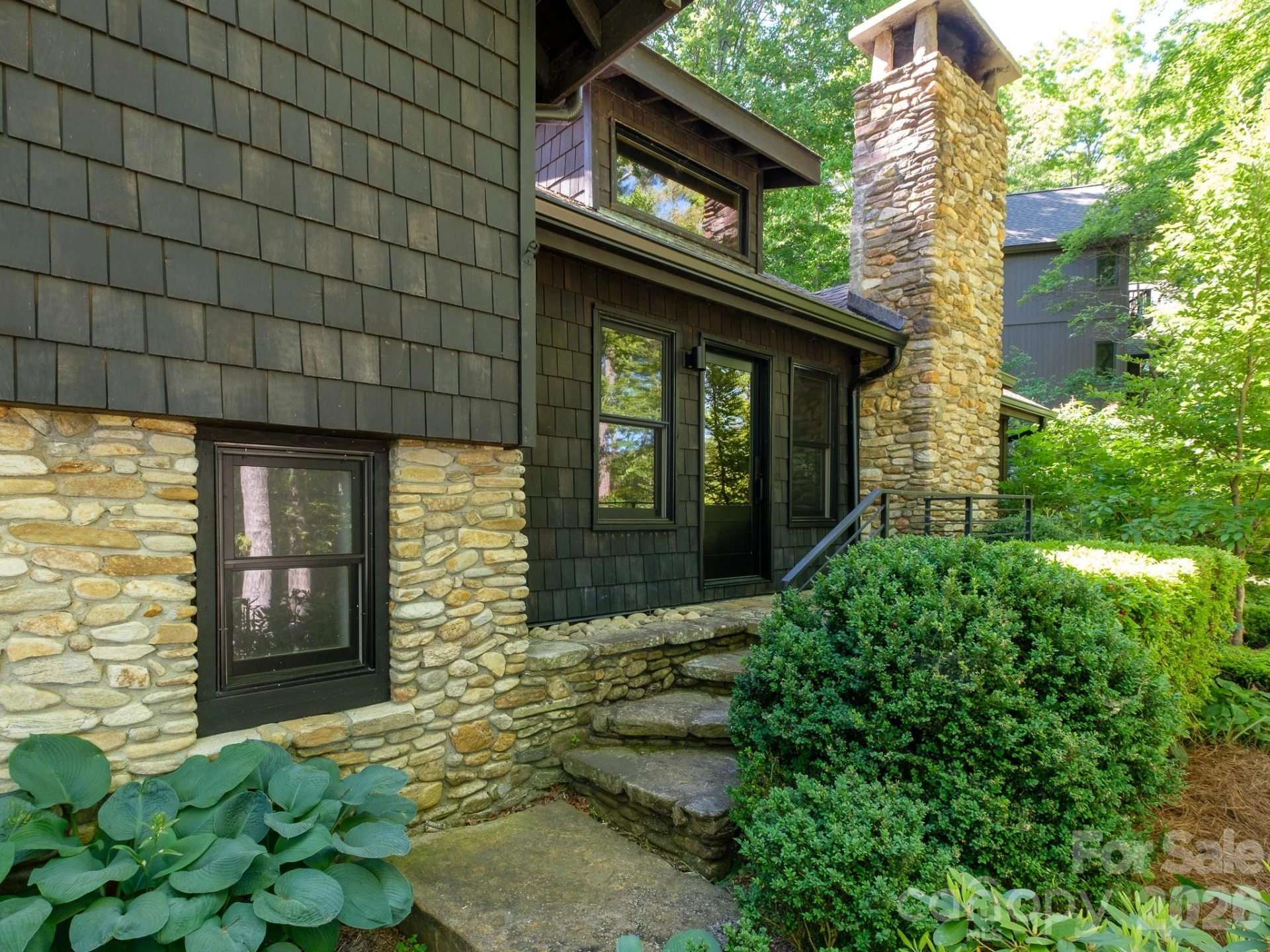 212 Shore Drive - Photo 4