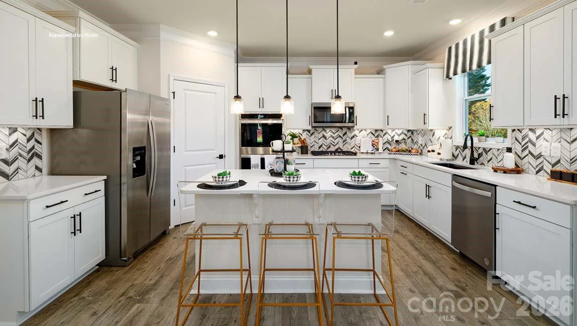 7135 Sylvan Retreat Drive - Photo 3