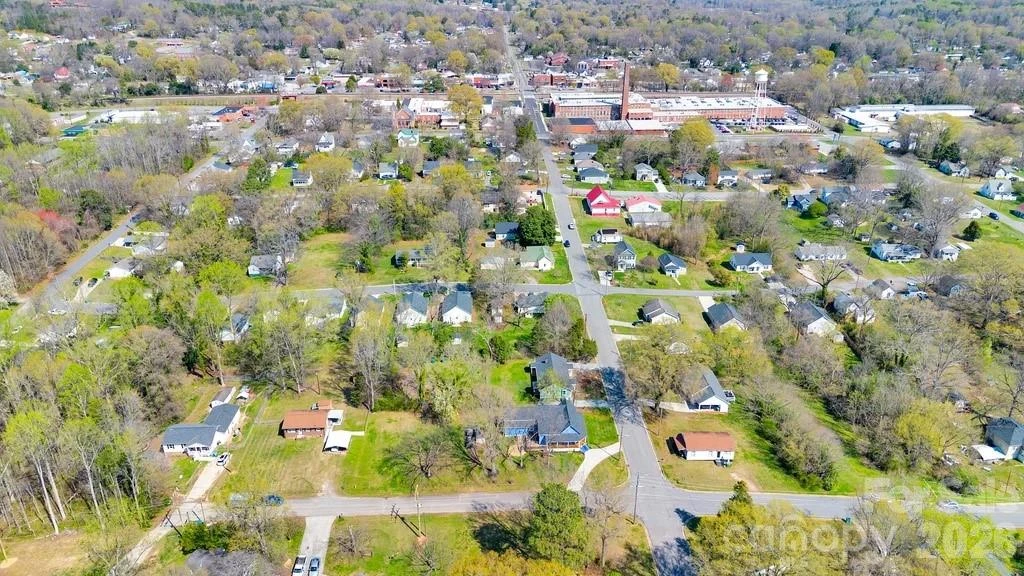 512 12th Street - Photo 3