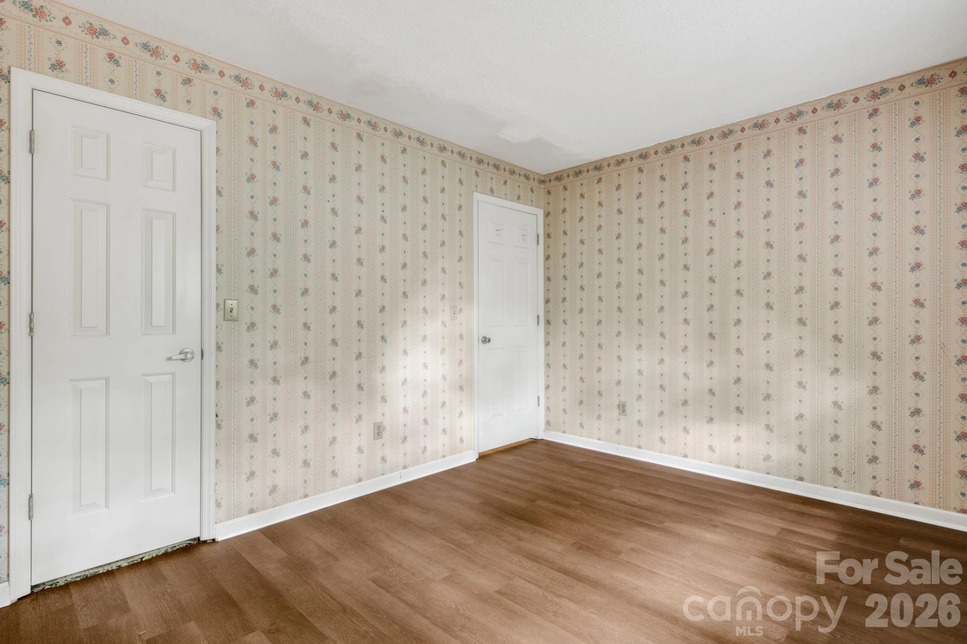 636 Goldview Drive - Photo 17