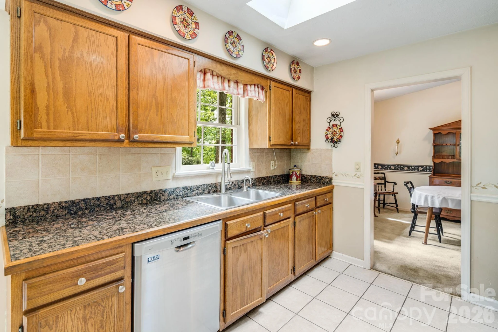 636 Goldview Drive - Photo 4