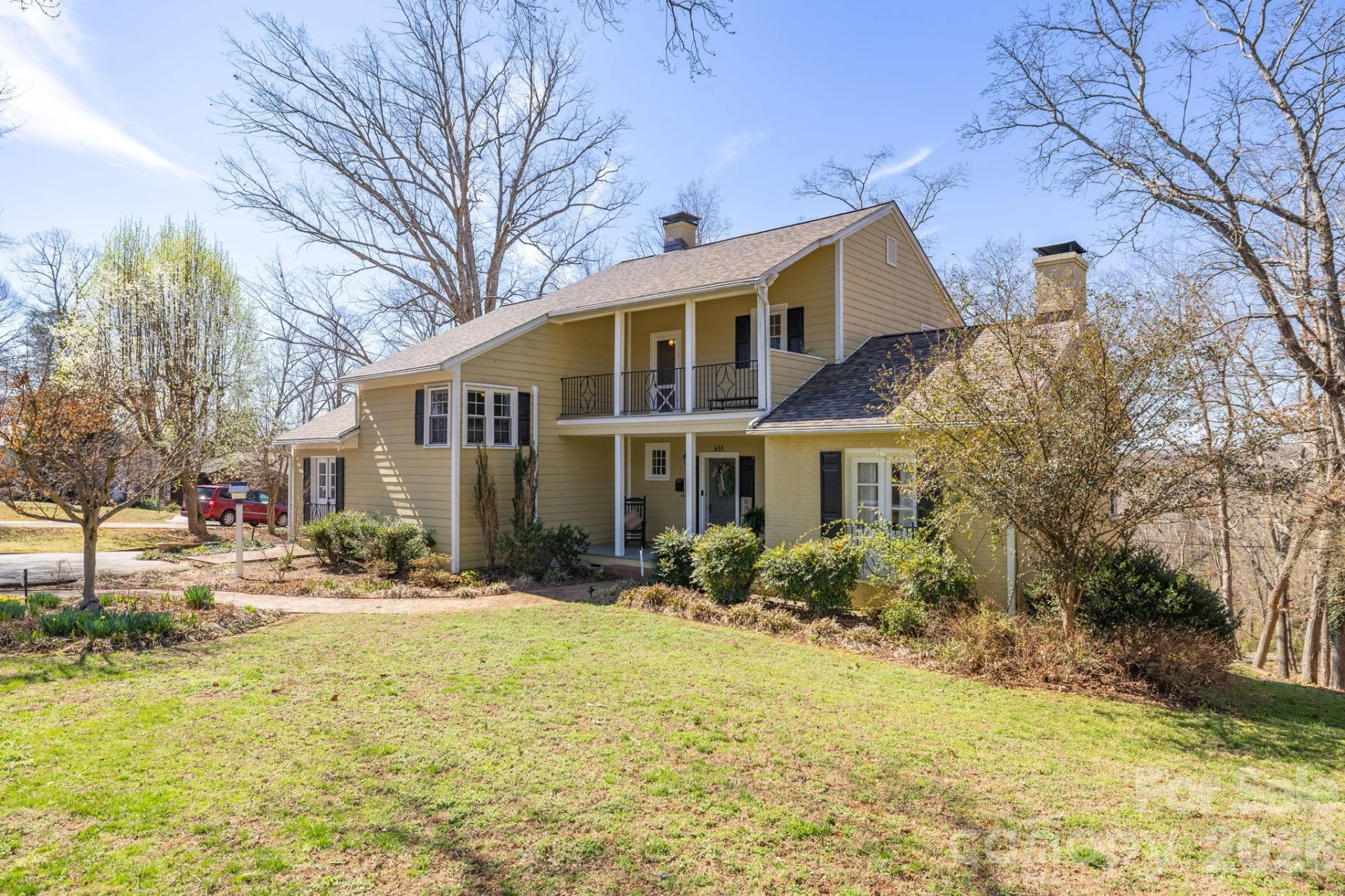 651 Highland Drive - Photo 3