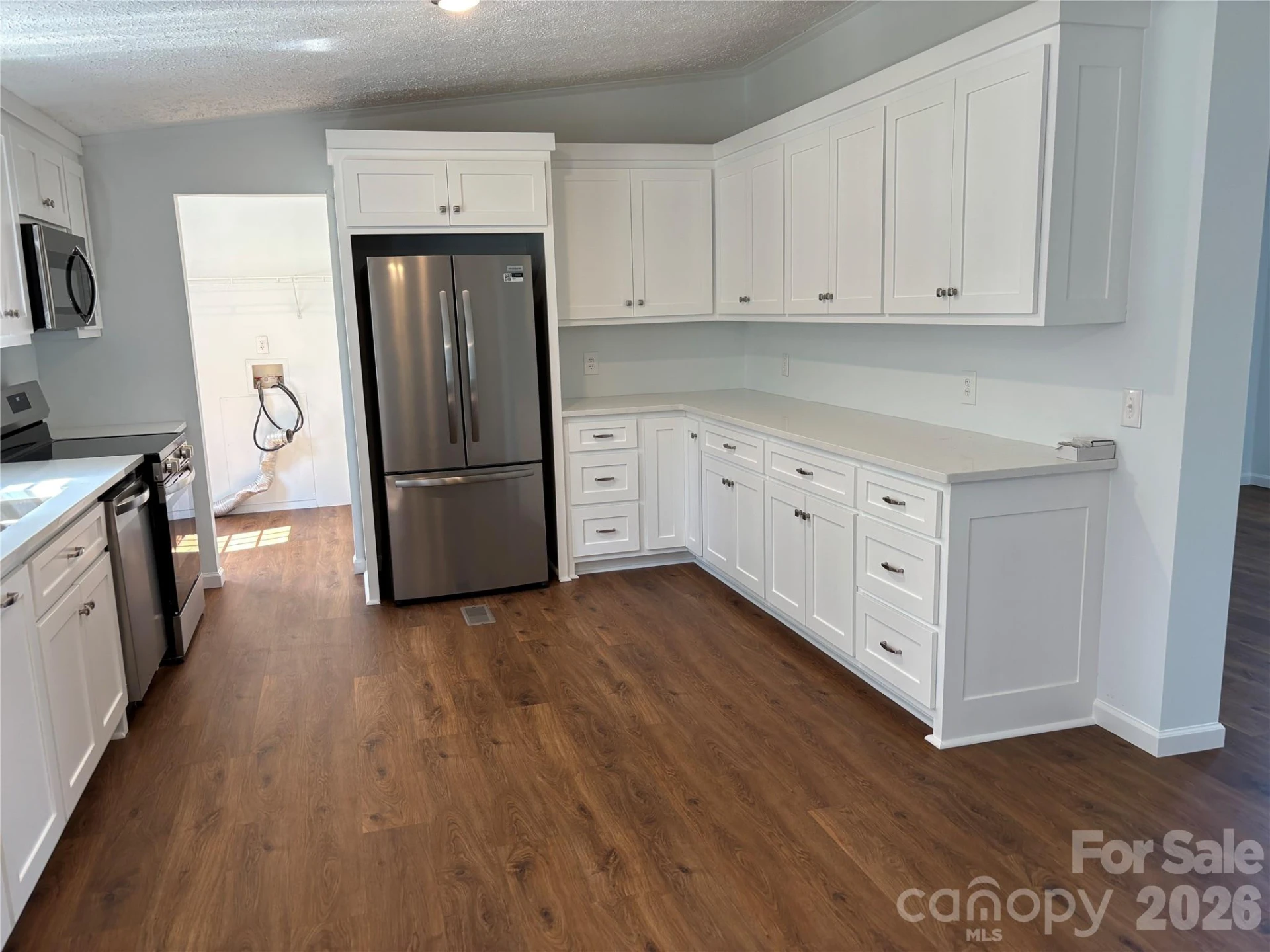 559 School Drive - Photo 3