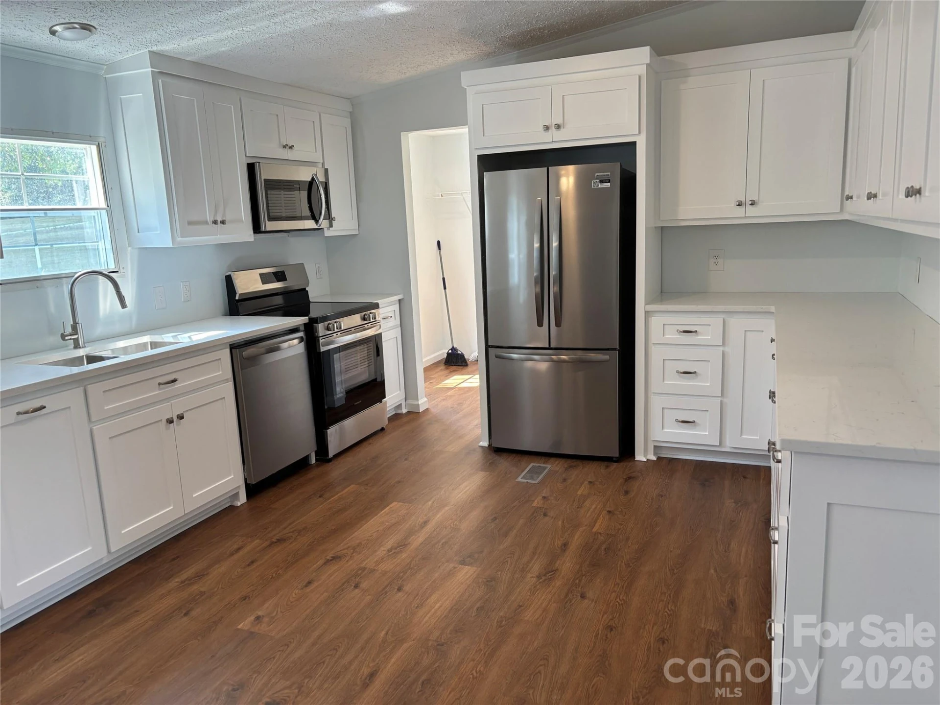 559 School Drive - Photo 4